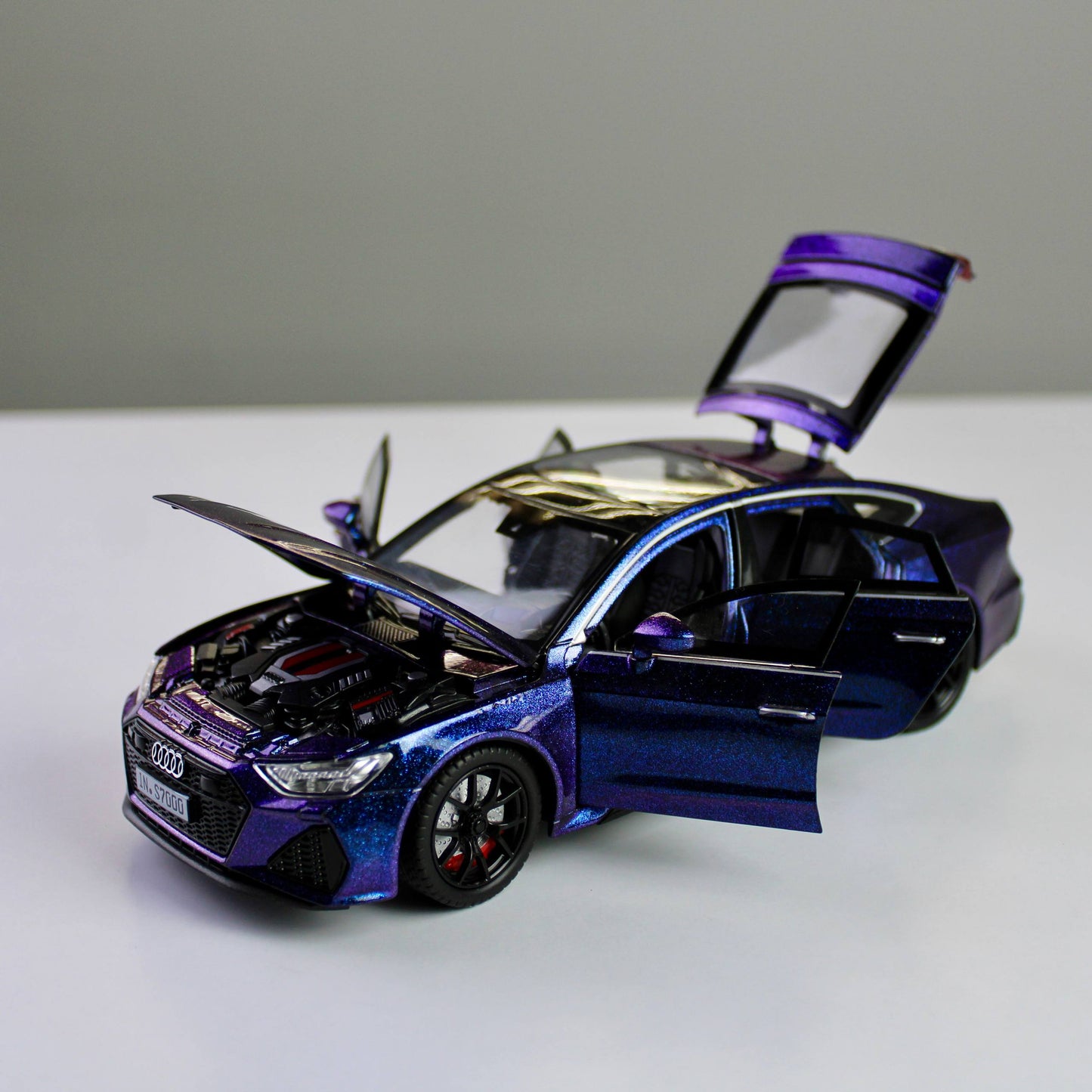 Audi RS7 Sportback C8 1:24 Diecast – Light, Sound