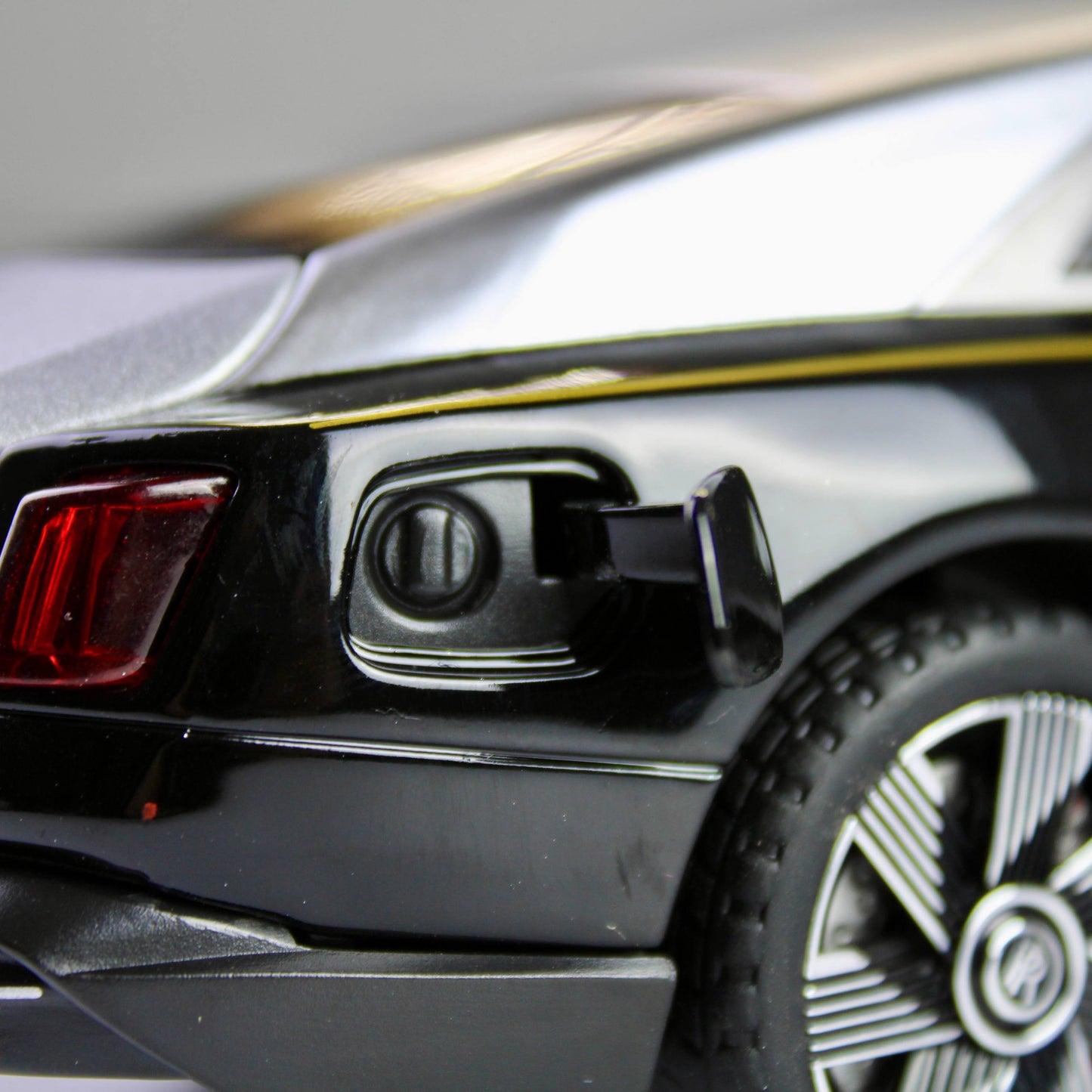 Rolls-Royce Spectre 1:24 Diecast – Light, Sound