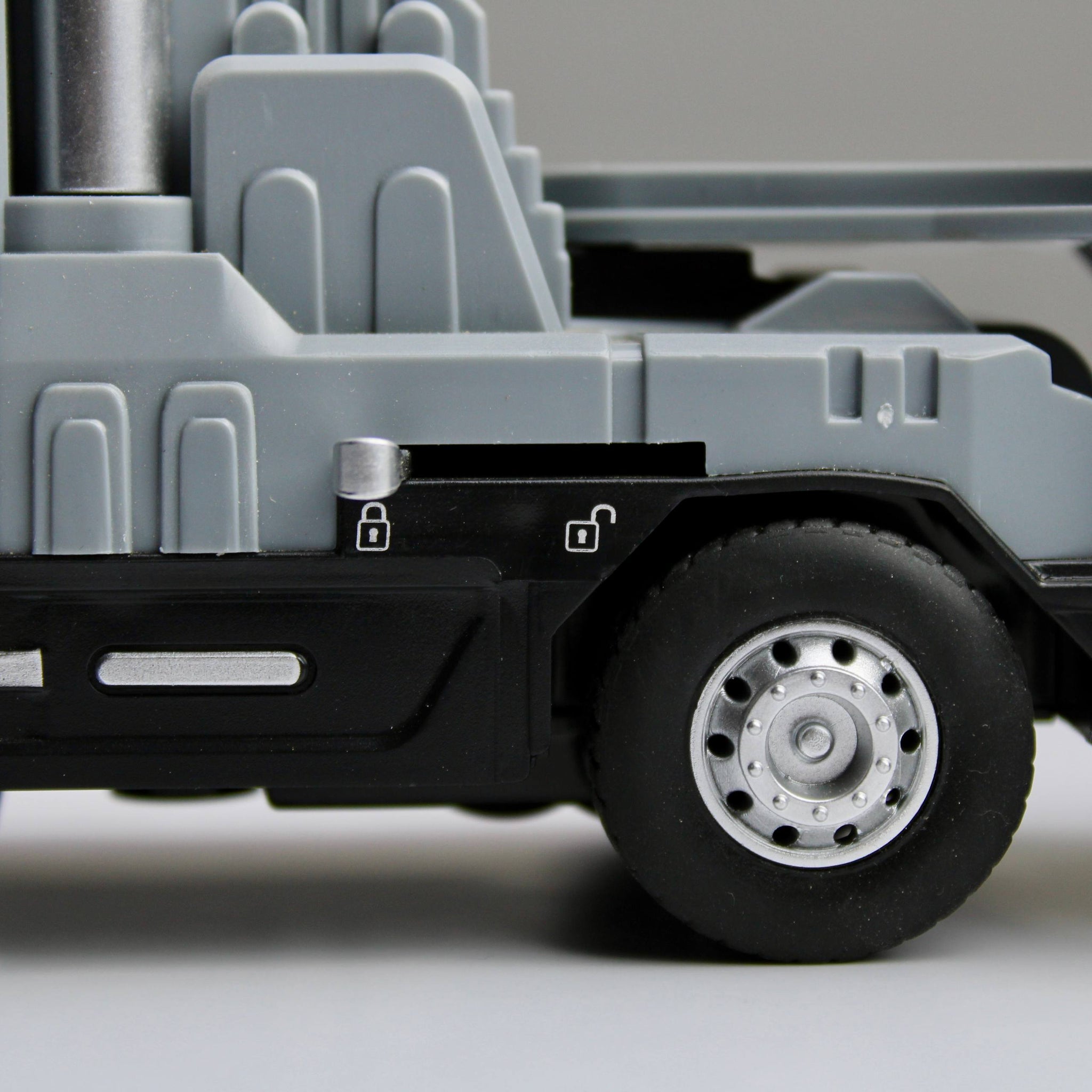 Dumper Truck Diecast Model – Light & Sound
