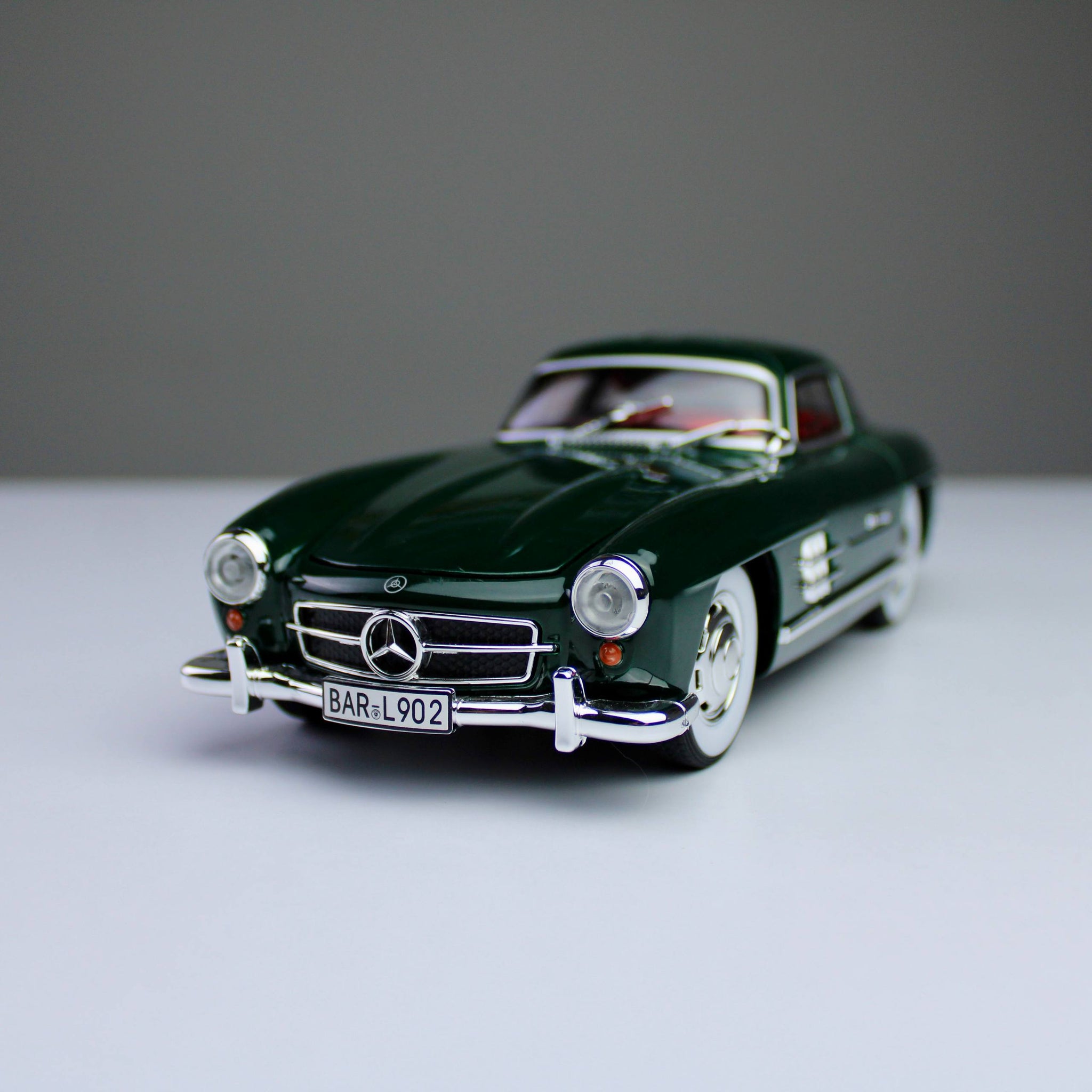Mercedes-Benz 300SL Gullwing 1:24 Die-Cast