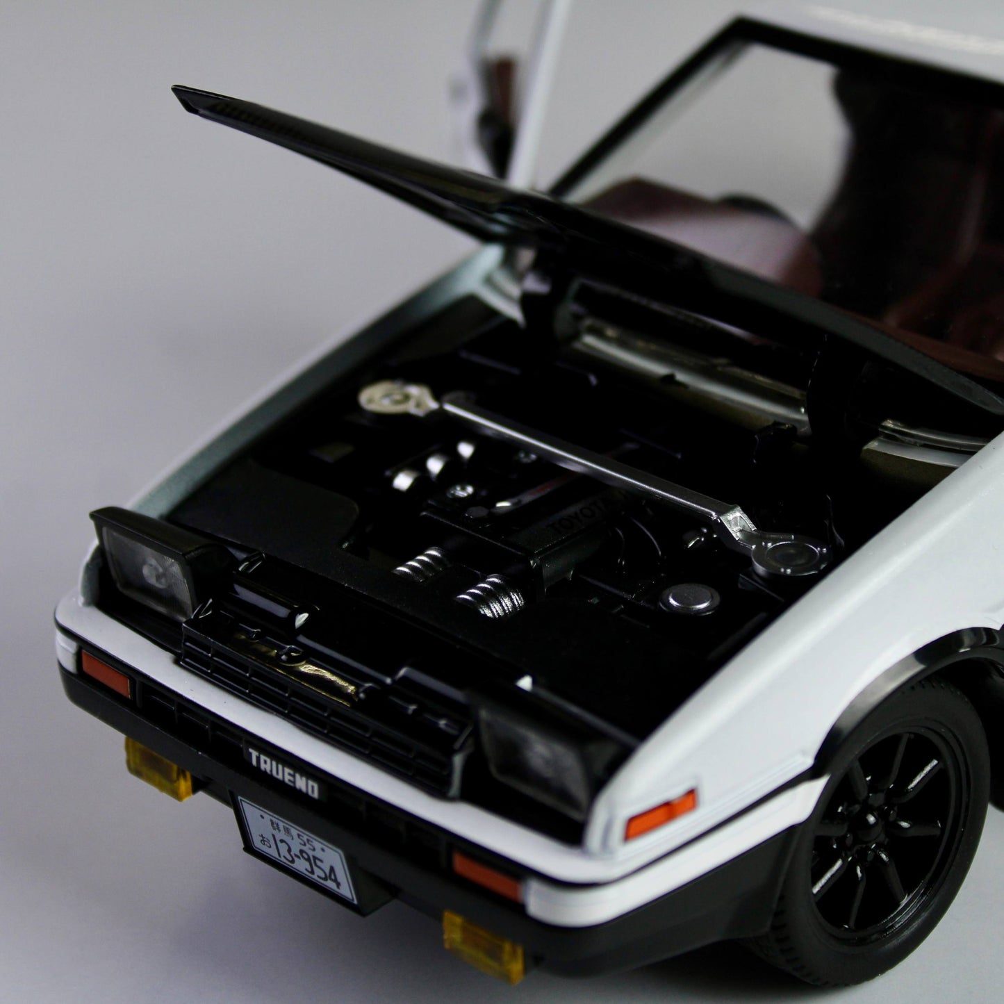 Toyota Sprinter Trueno AE86 1:24 Die-Cast Model Car
