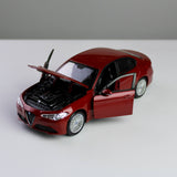Bburago Alfa Romeo Giulia 1:24 Die-Cast Model Car