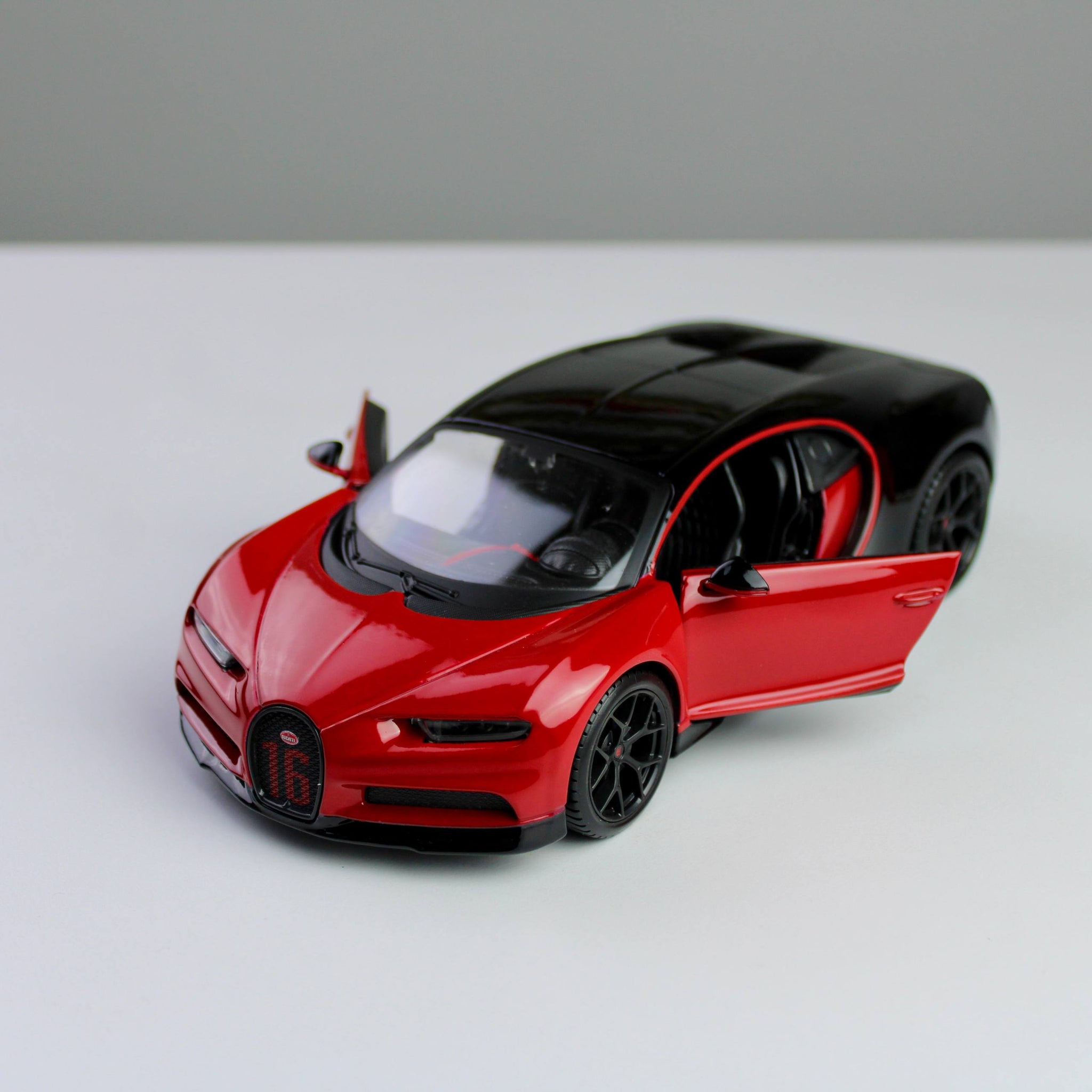 Maisto Bugatti Chiron Sport 1:24 Die-Cast Model Car