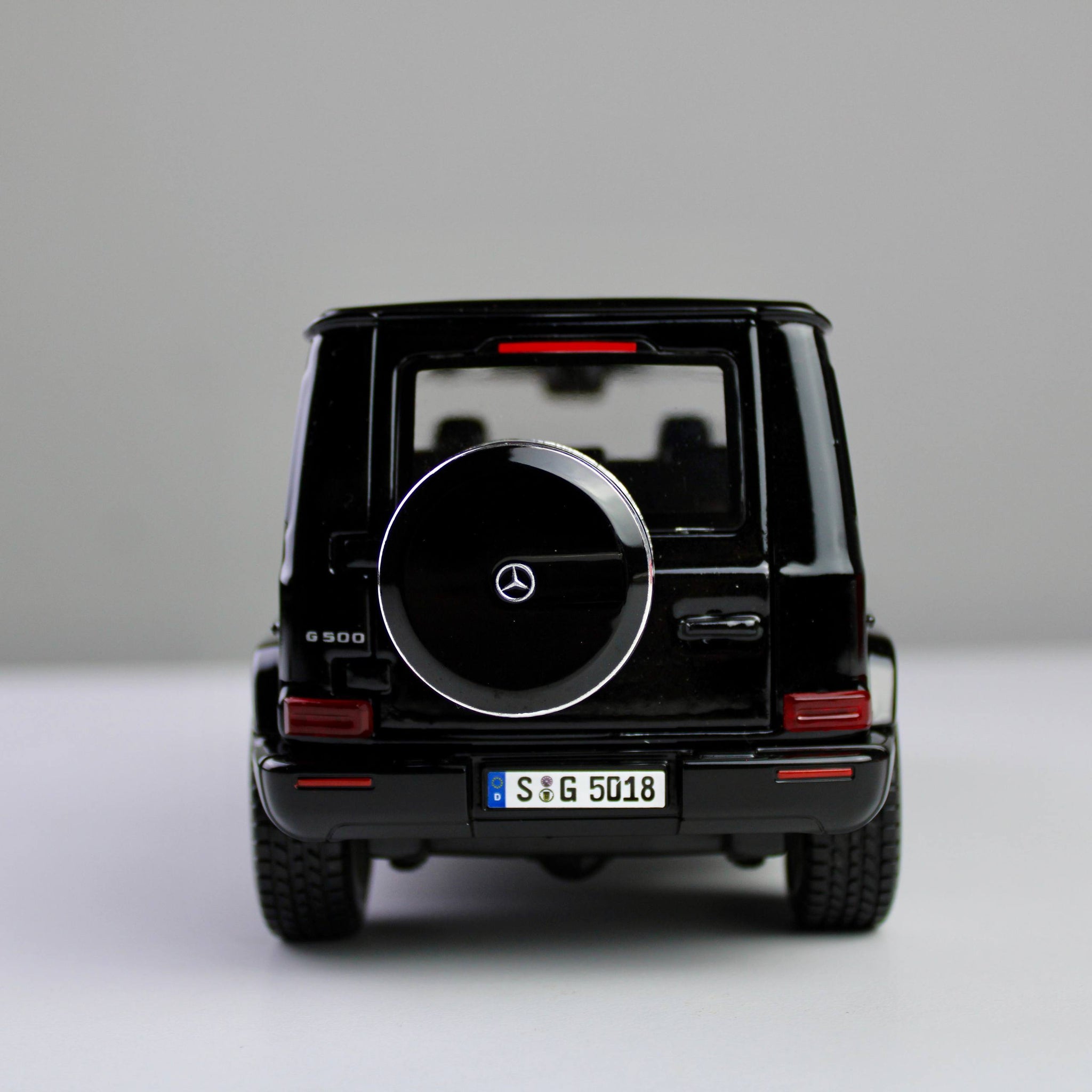 Maisto Mercedes-Benz G-Class 2019 1:24 Die-Cast Model Car