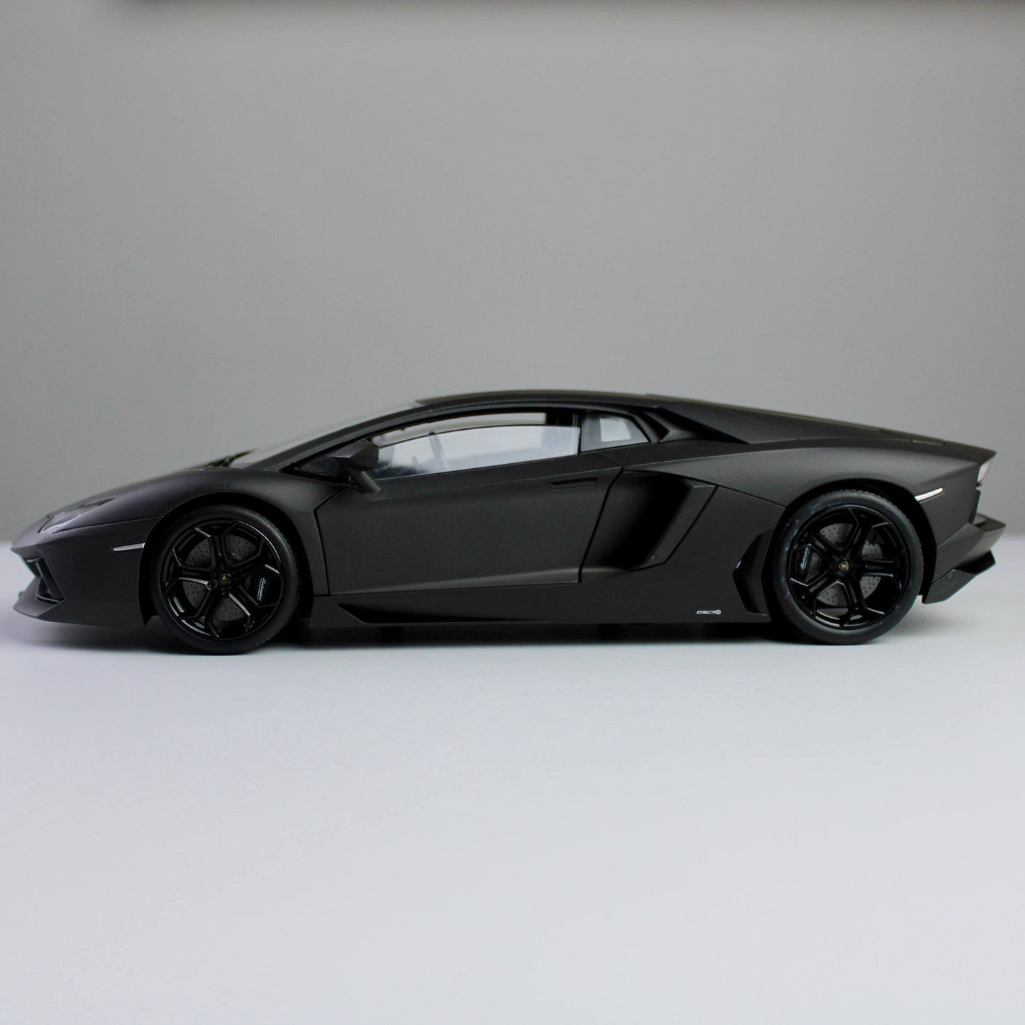 Welly Premium FX Lamborghini Aventador LP700-4 1:18 نموذج سيارة مصبوب