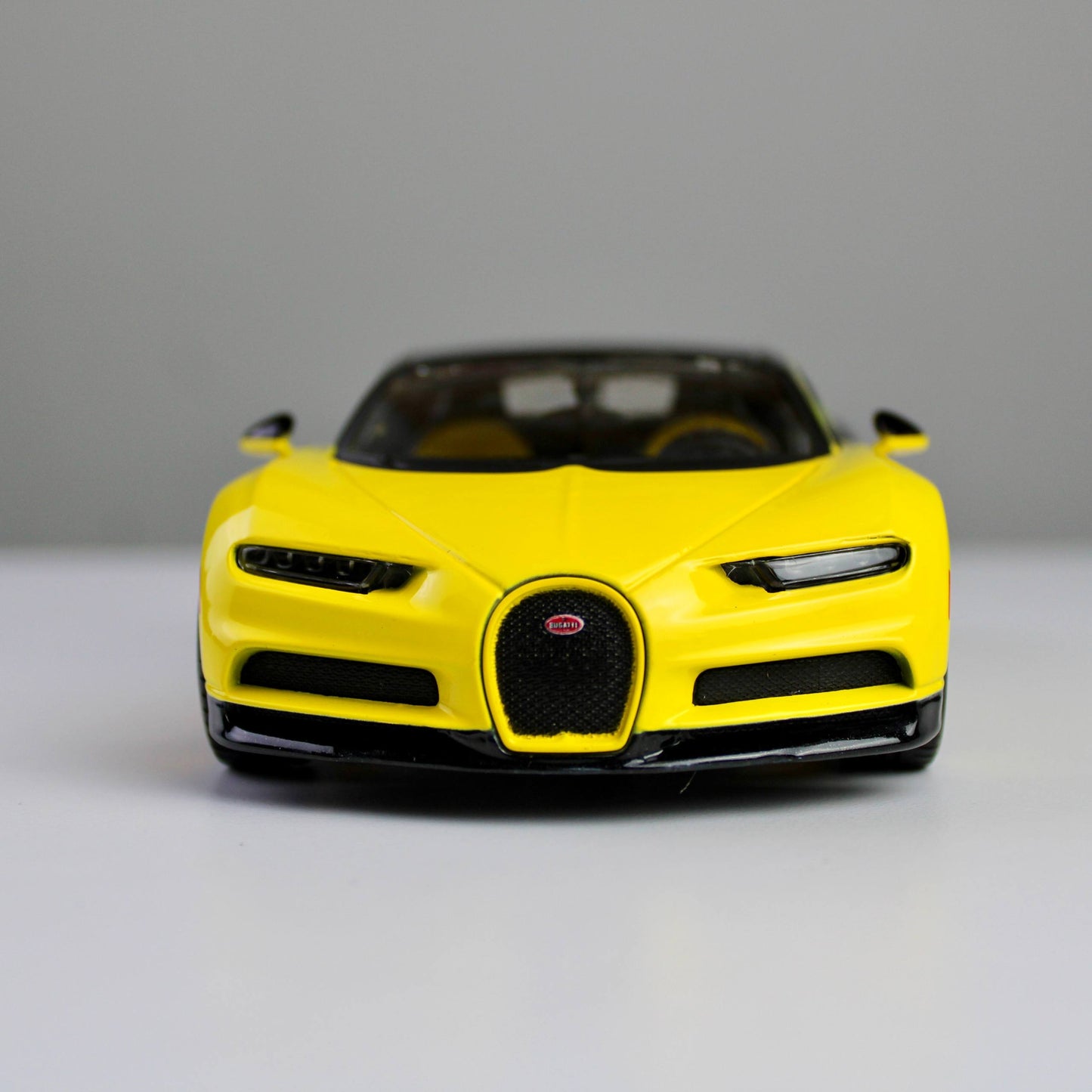 Maisto Bugatti Chiron 1:24 Die-Cast Model Car
