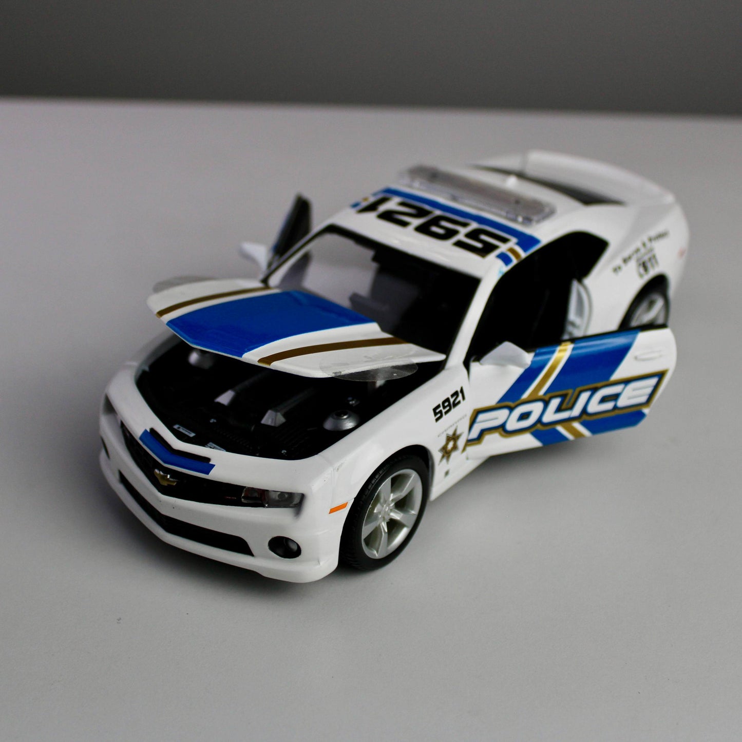 Maisto Chevrolet Camaro Police 2010 1:24 Die-Cast Model Car – Special Edition
