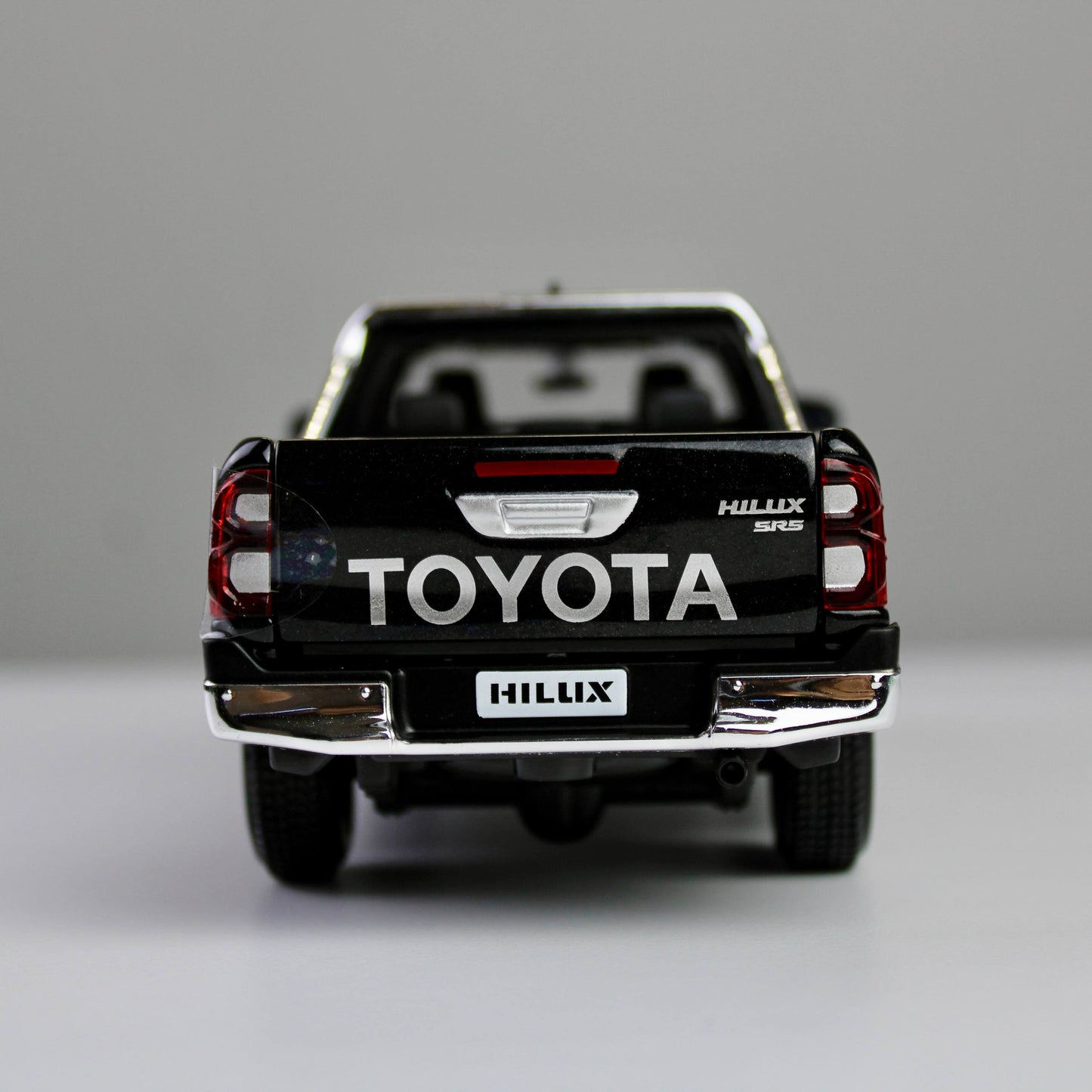 Maisto Toyota Hilux 1:27 Die-Cast Model Pickup Truck – Special Edition