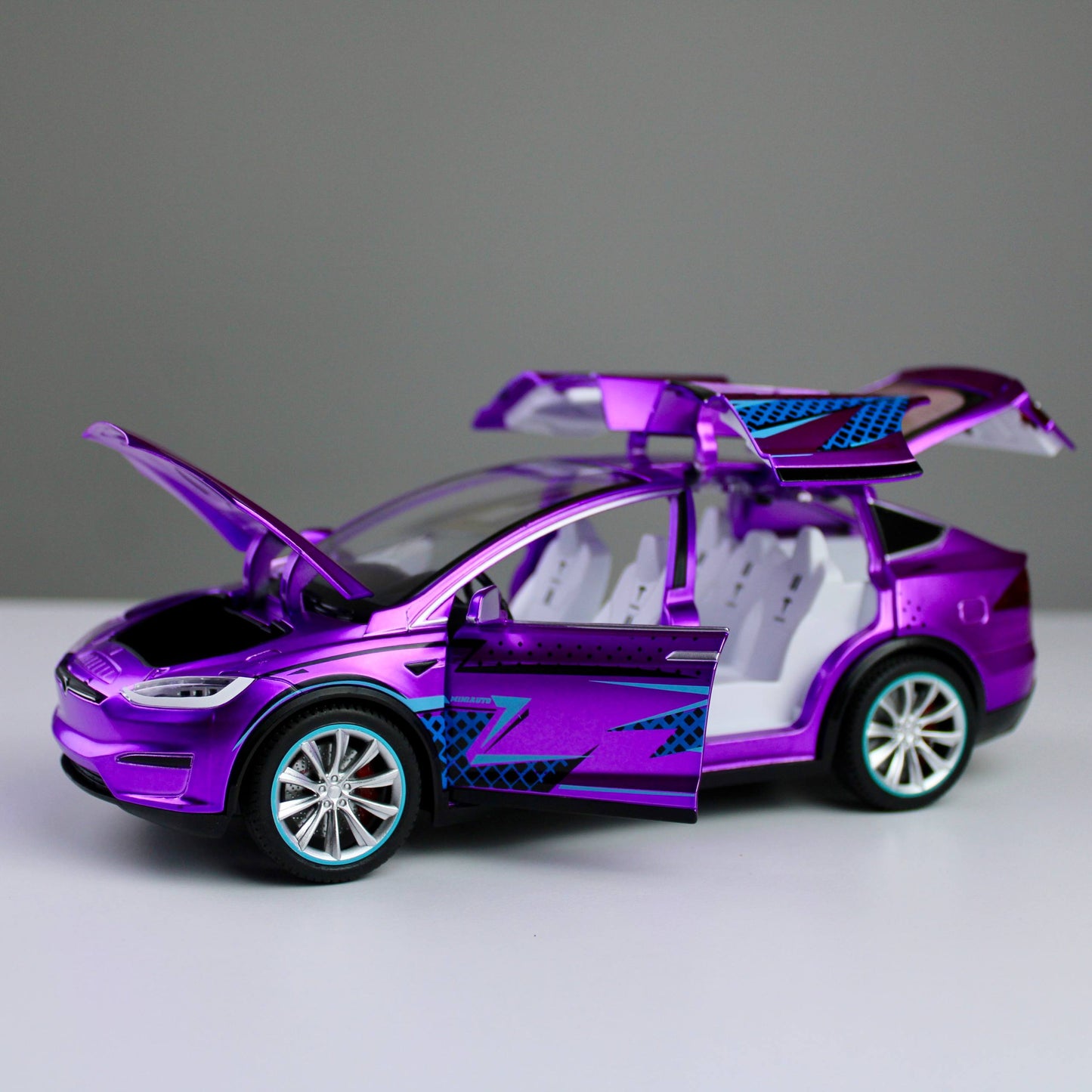 Tesla Model X 1:24 Die-Cast Model Car