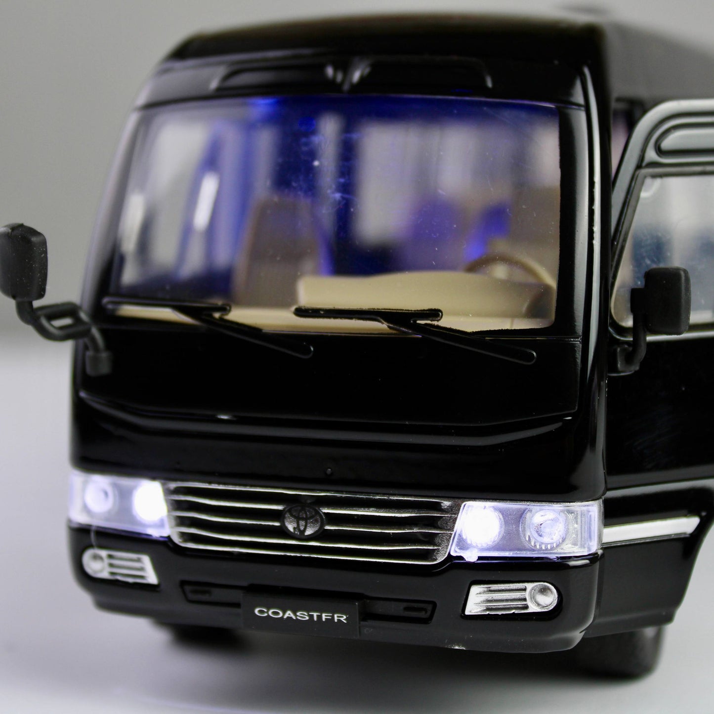 Toyota Coaster Die-Cast Bus Model – Premium Collectible with Light & Sound Pull-Back Action
