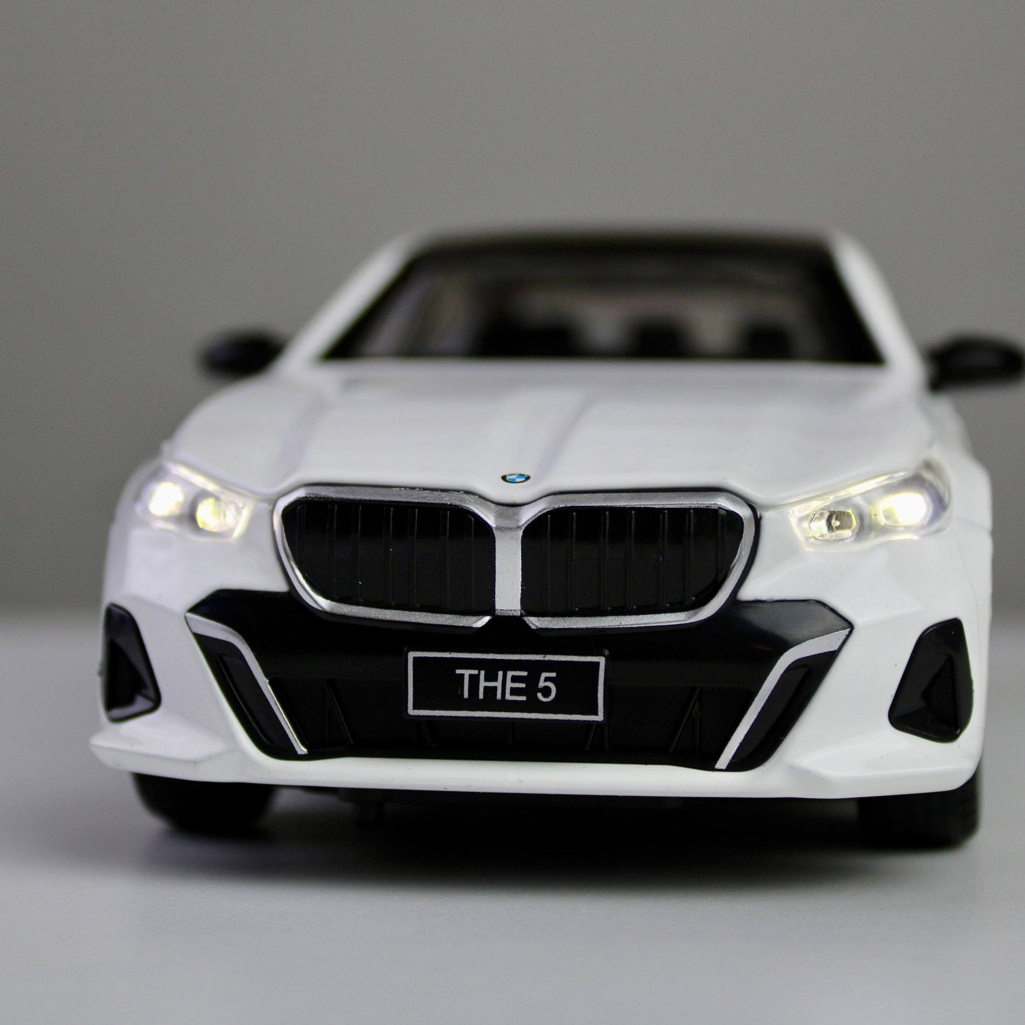 BMW 530Li 1:24 Die-Cast Model Car