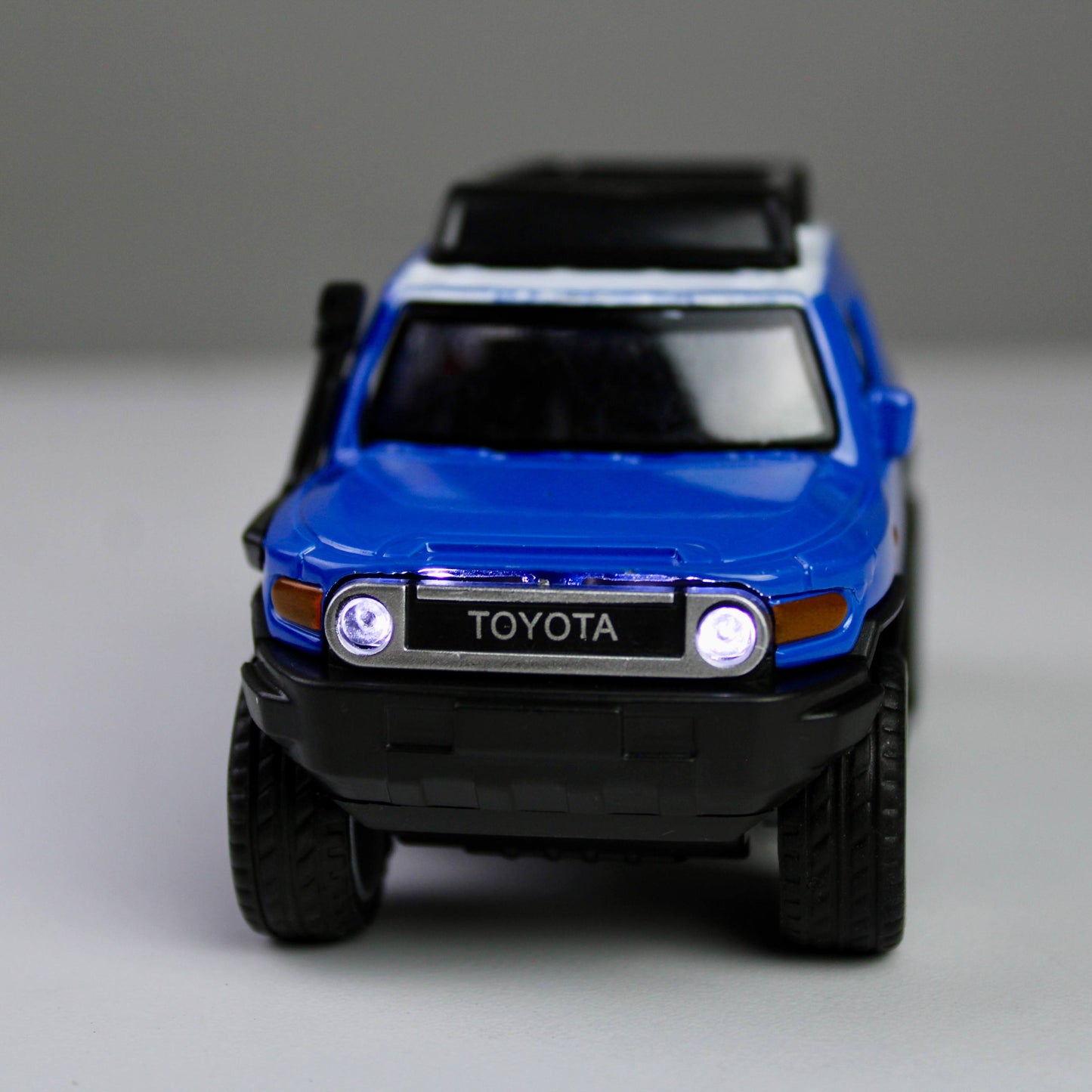 Toyota FJ Cruiser Diecast Model 1:38