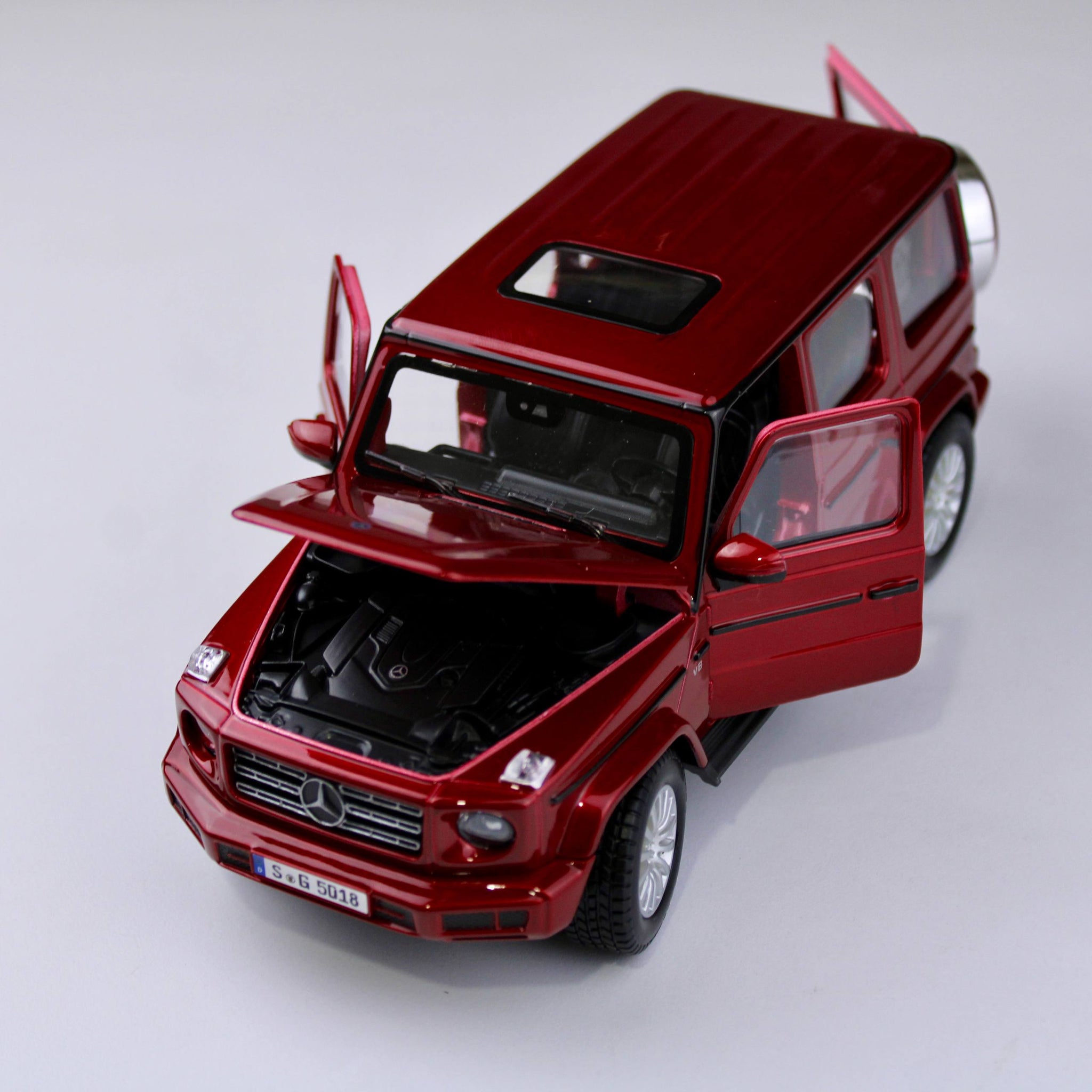Mercedes-Benz G-Class Die-Cast Model Car – Maisto (1:24 Scale)