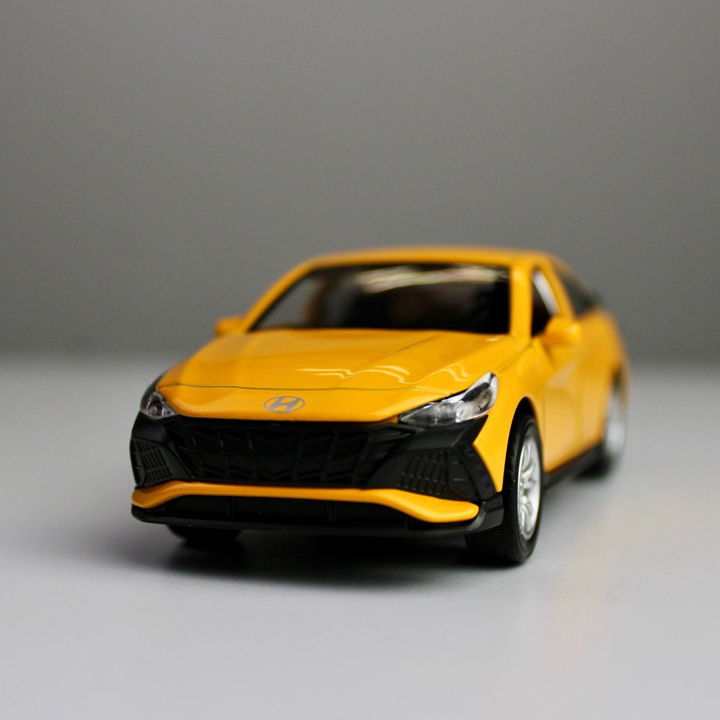 Hyundai Elantra Diecast Model 1:38