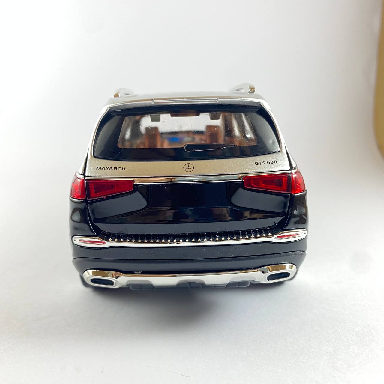 Mercedes-Maybach GLS 600 1:24 Scale Die-Cast Model Car