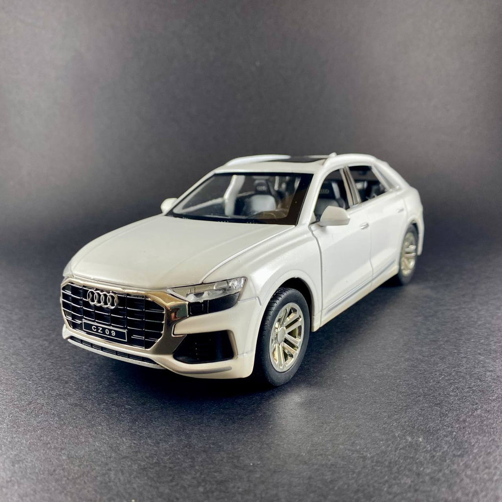 Audi Q8 1:24 Scale Die-Cast Model Car