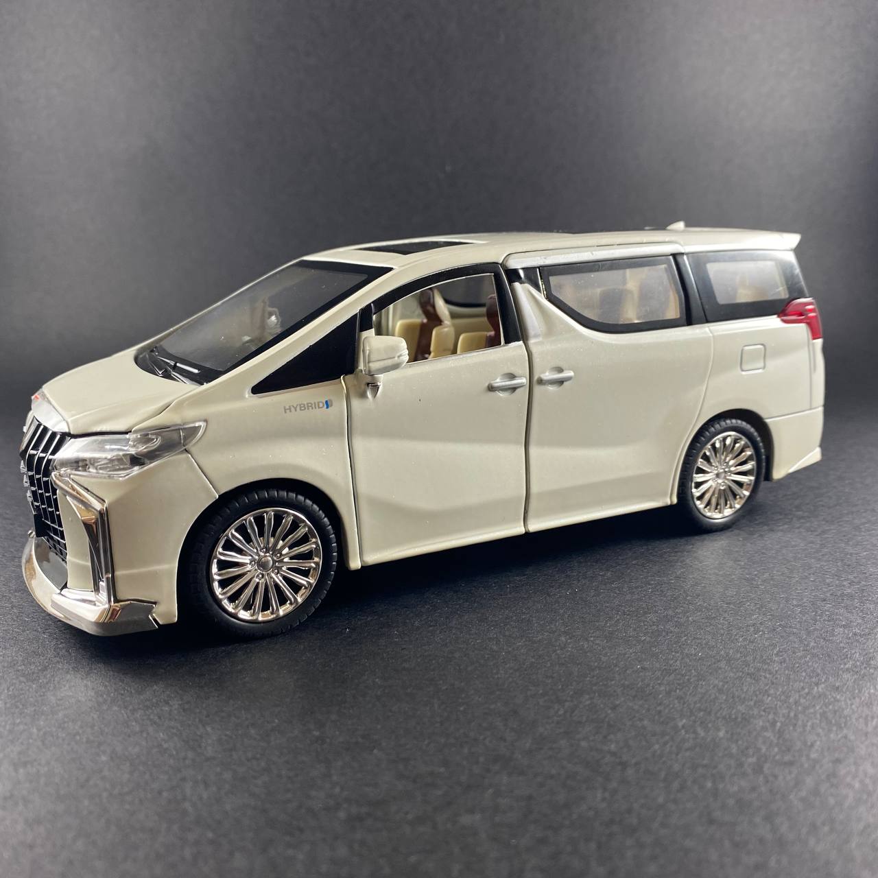 Toyota Alphard 1:24 Die-Cast Model Car