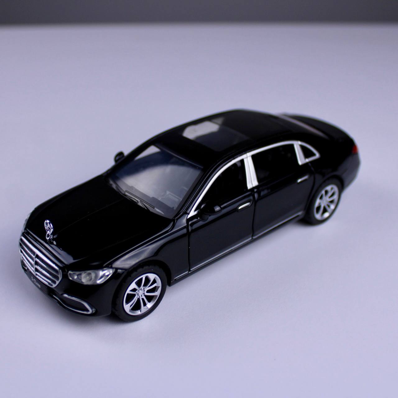 Mercedes-Benz S400 Diecast Model – 1:32 Scale