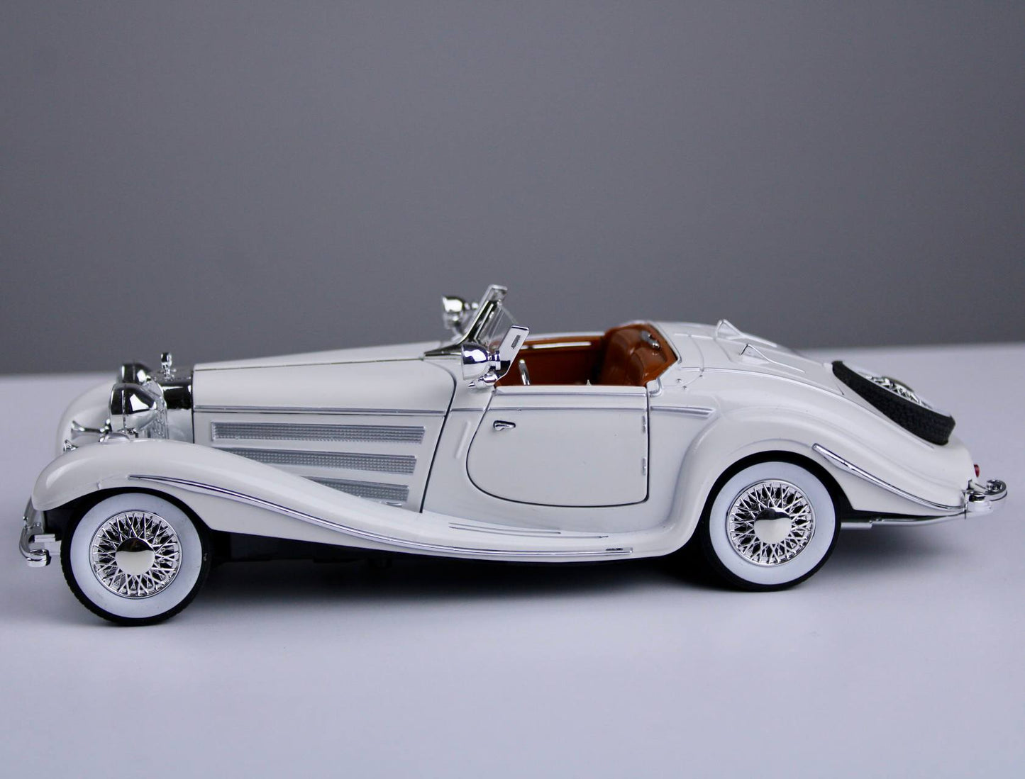 Mercedes Classic 500K 1:24 Scale Die-Cast Model Car