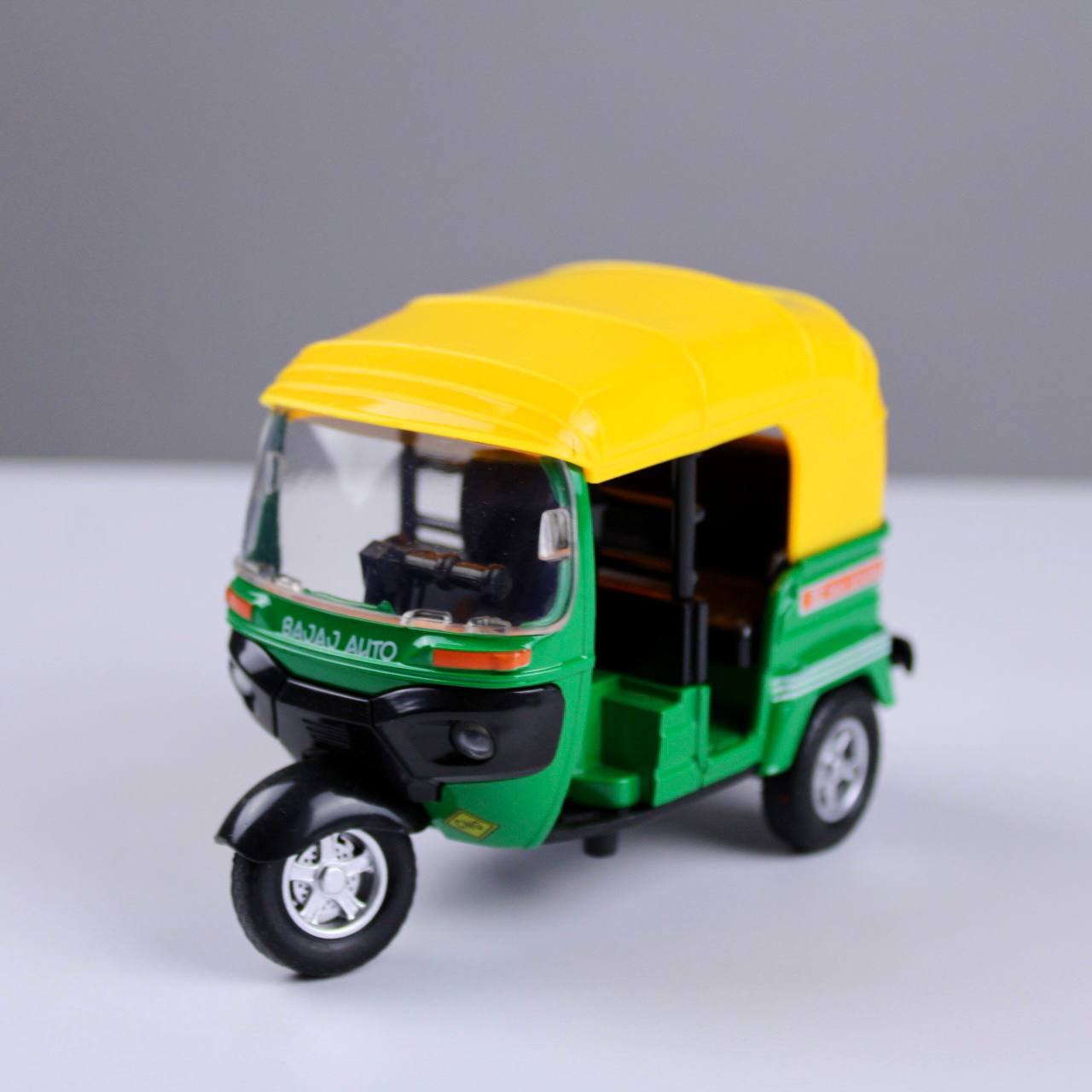 Die-Cast TukTuk – 1:14 Scale