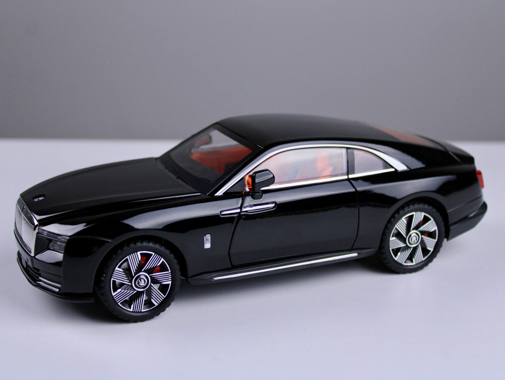 Rolls Royce Spectre Model Car – 1:24 Scale