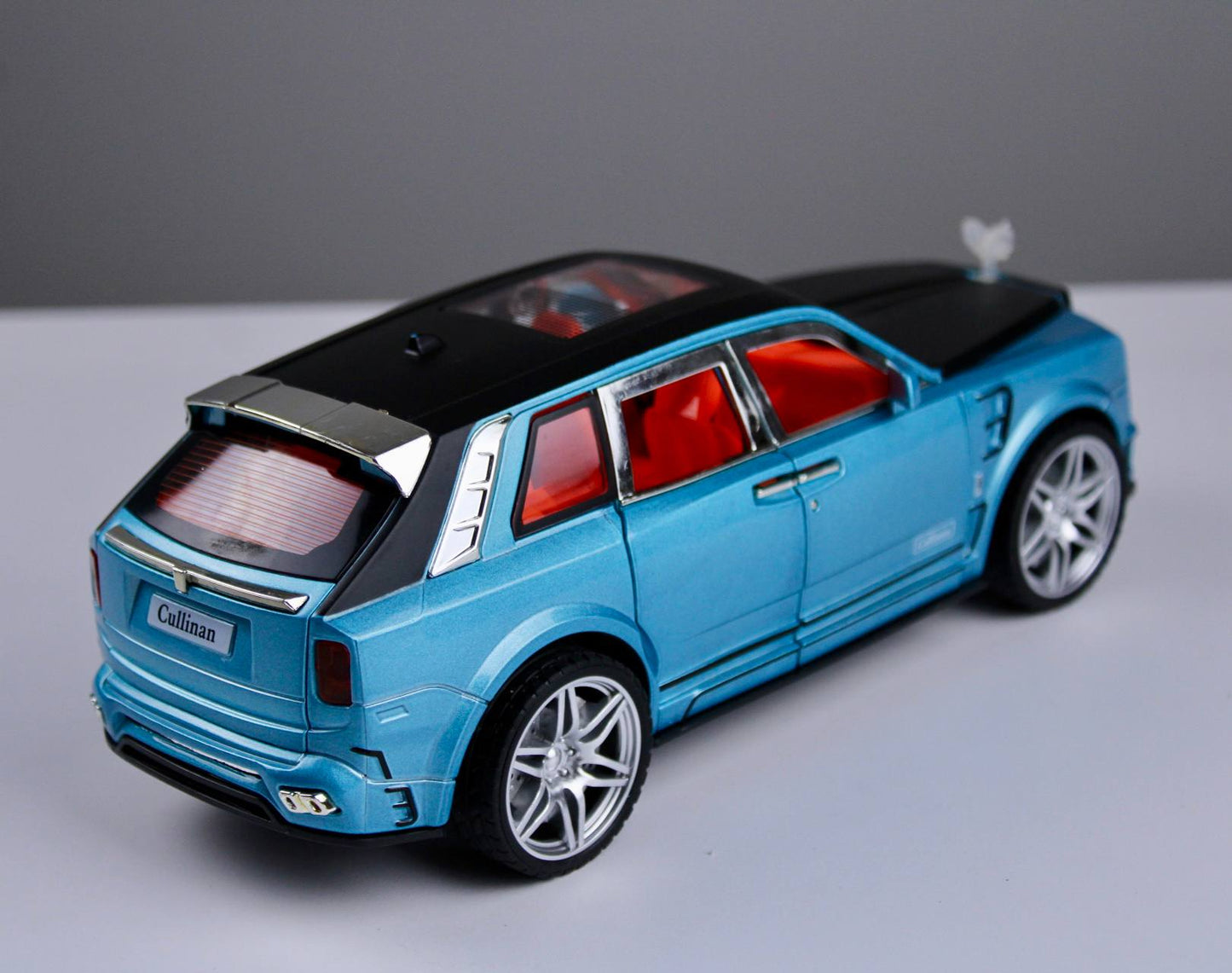 Rolls Royce Cullinan Mansory Model Car – 1:24 Scale