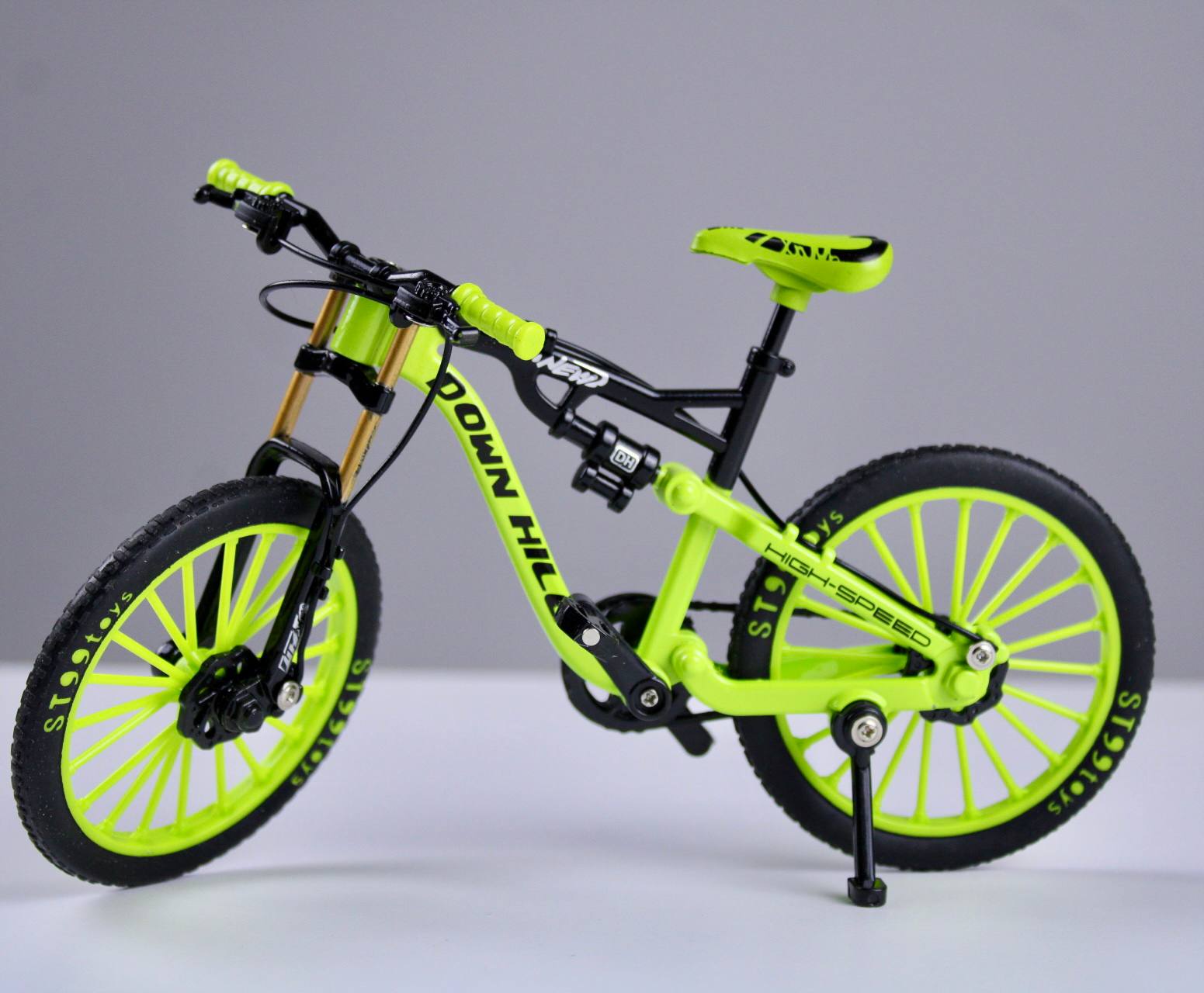 Metal Bicycle Model – 1:8 Scale