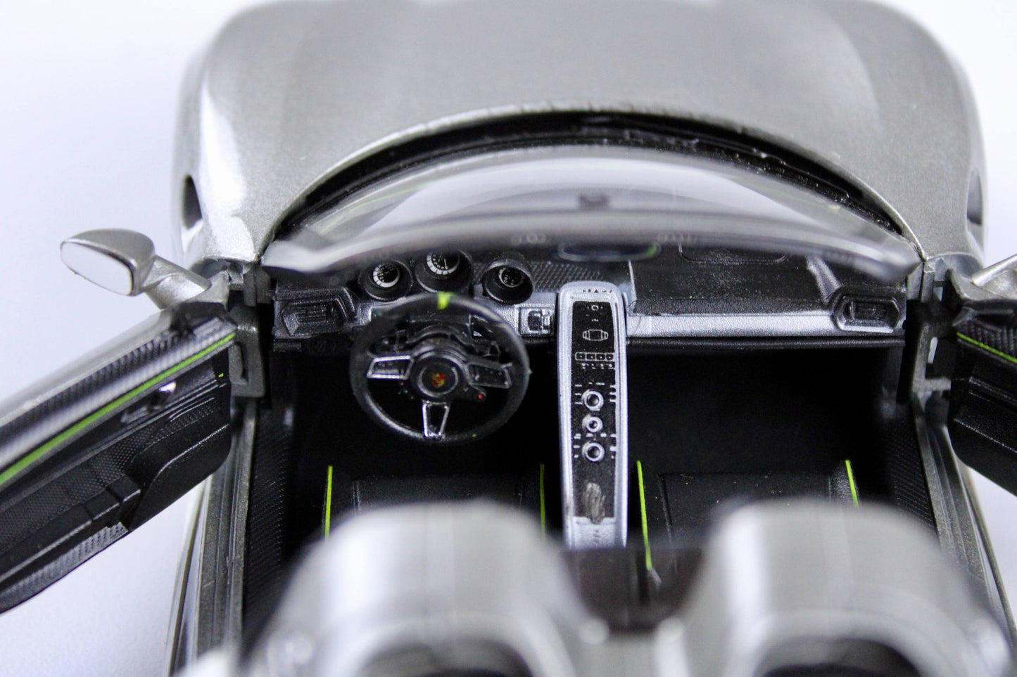 Porsche 918 Spyder Die-Cast Model – Welly NEX Models