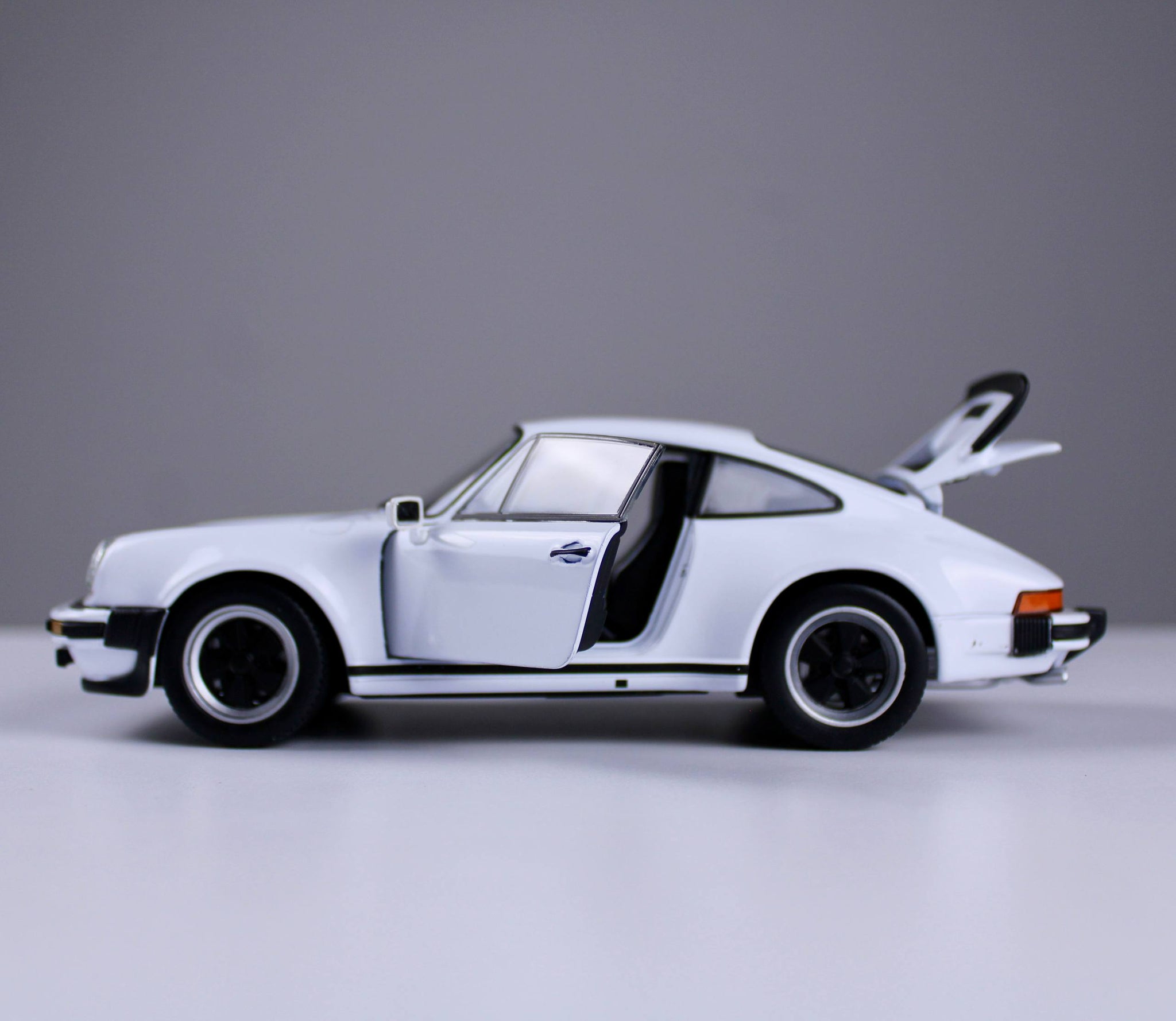 Porsche 911 Turbo Die-Cast Model – White