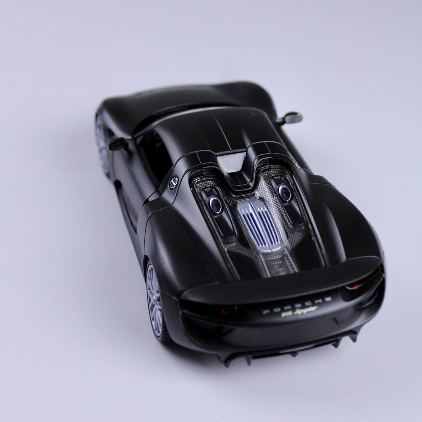 Porsche 918 Spyder Die-Cast Model – Black