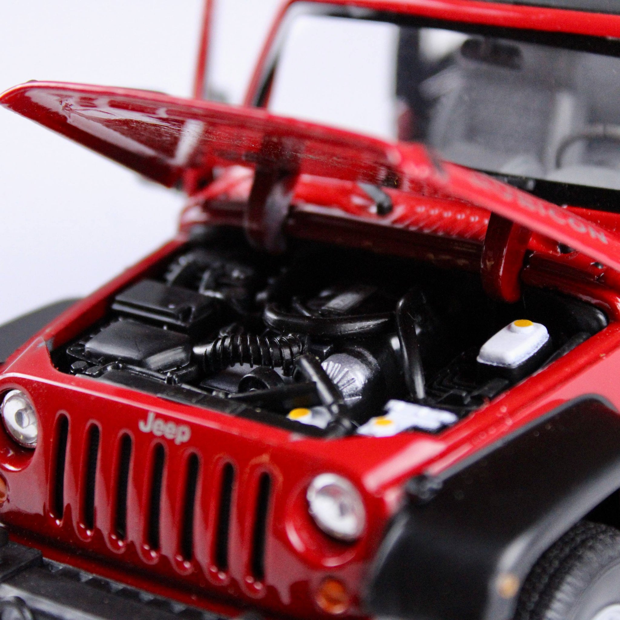 Jeep Wrangler Rubicon Die-Cast Model Car – Red