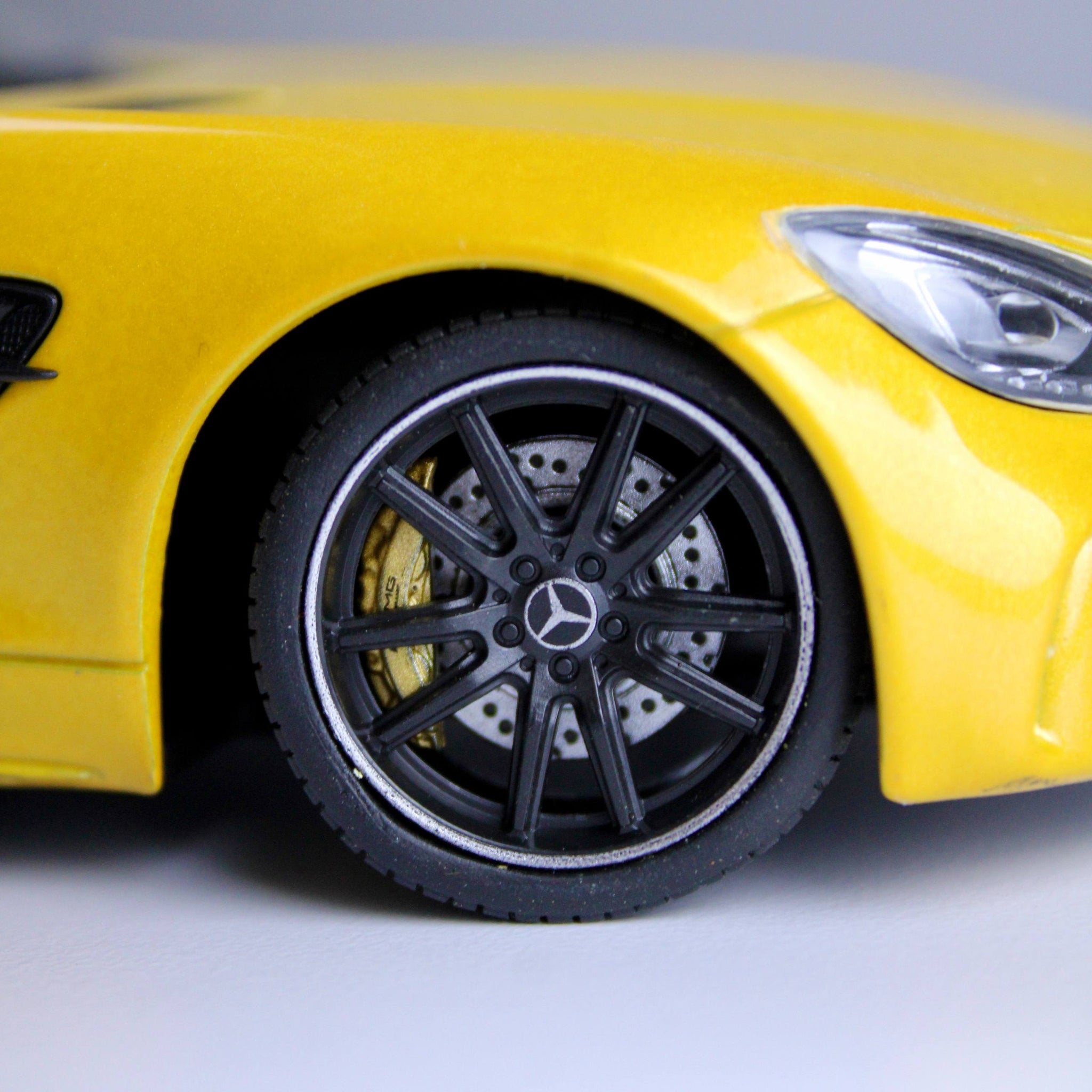 مجسم سيارة مرسيدس-AMG GT R