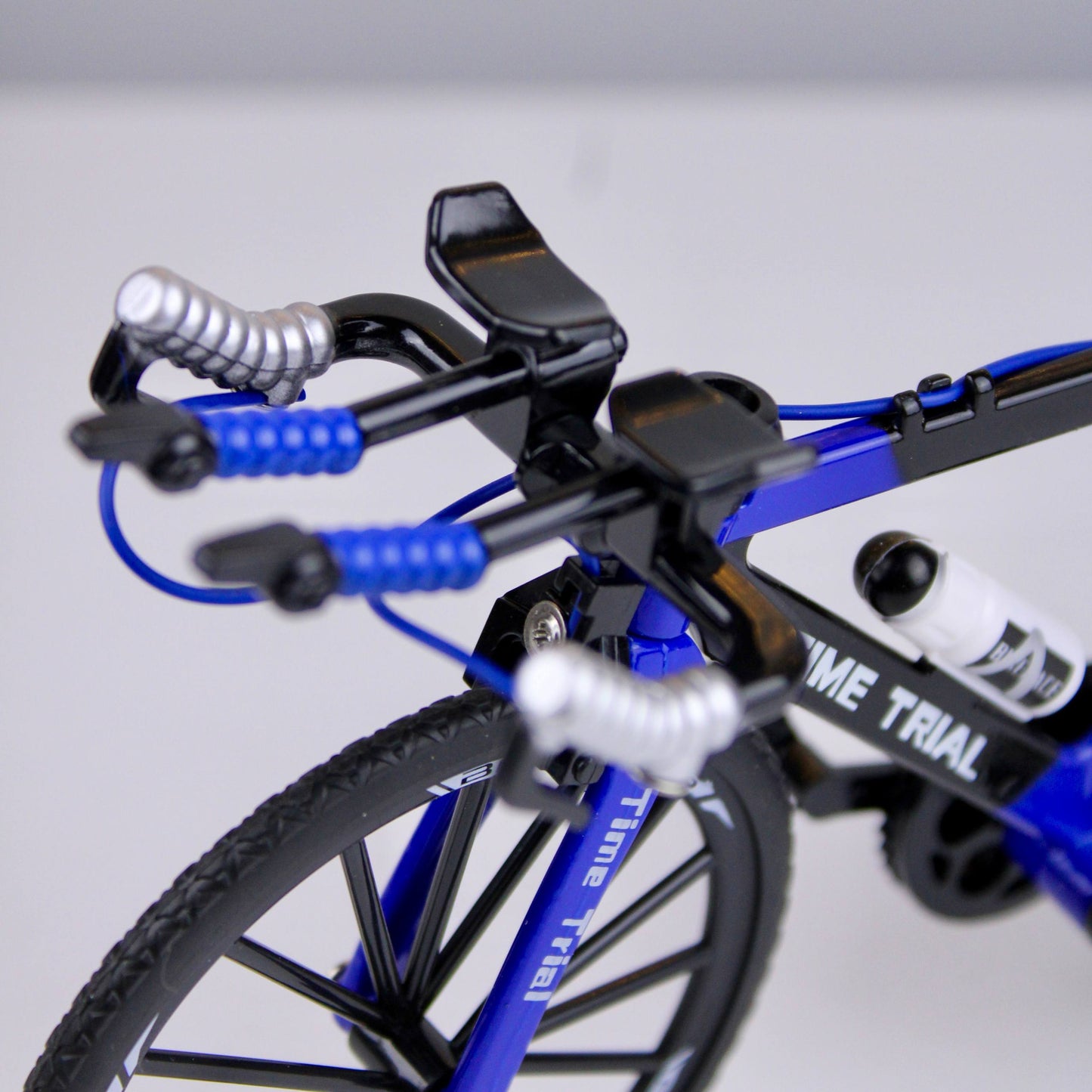 Metal Bicycle Model – 1:8 Scale
