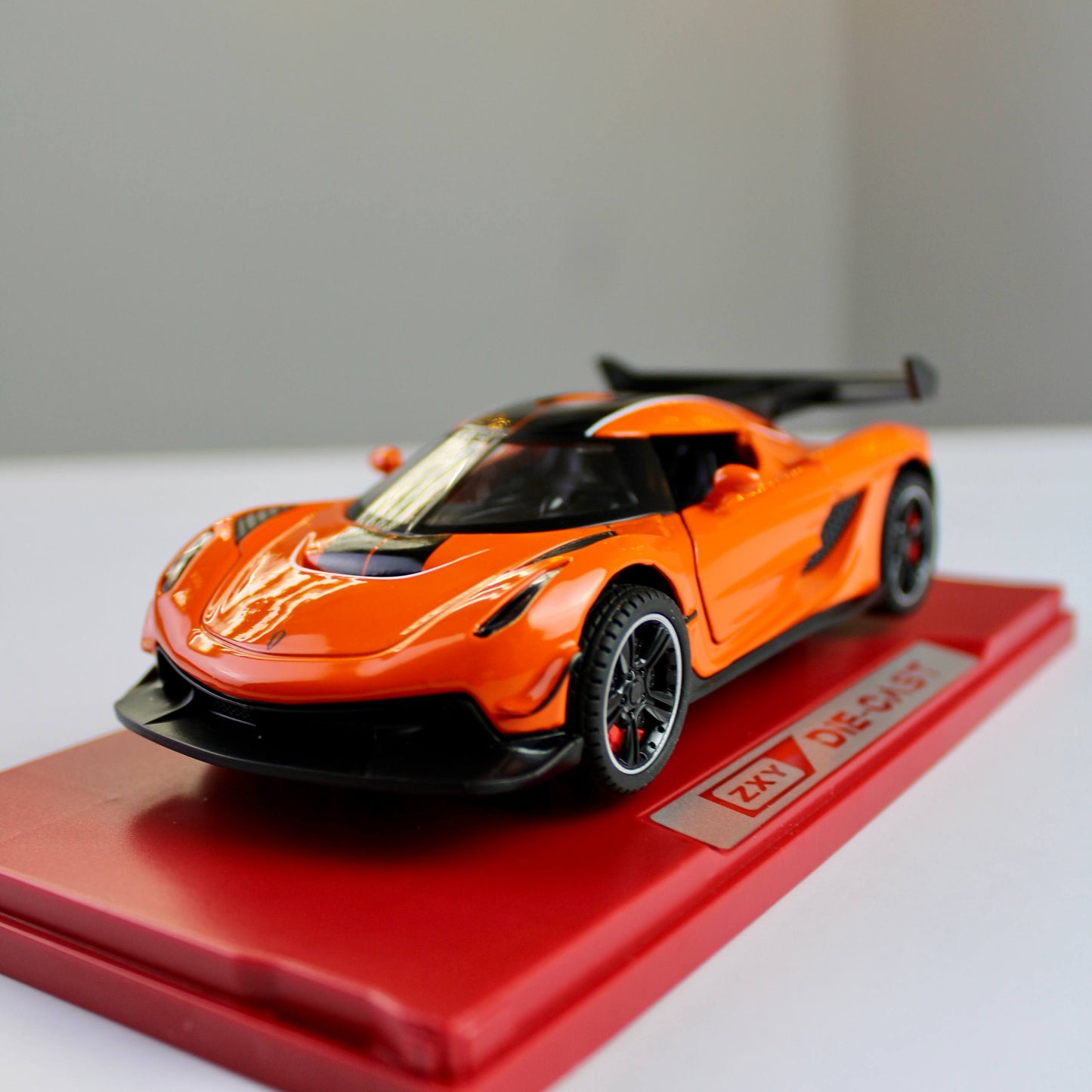 Koenigsegg Jesko 1:32 Diecast Model