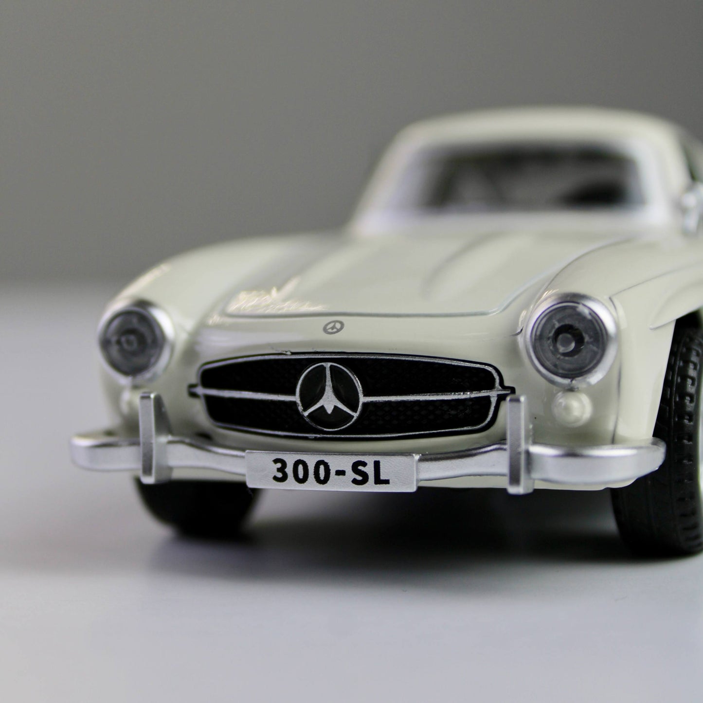 مجسم سيارة مرسيدس بنز 300SL – مقاس 1:32