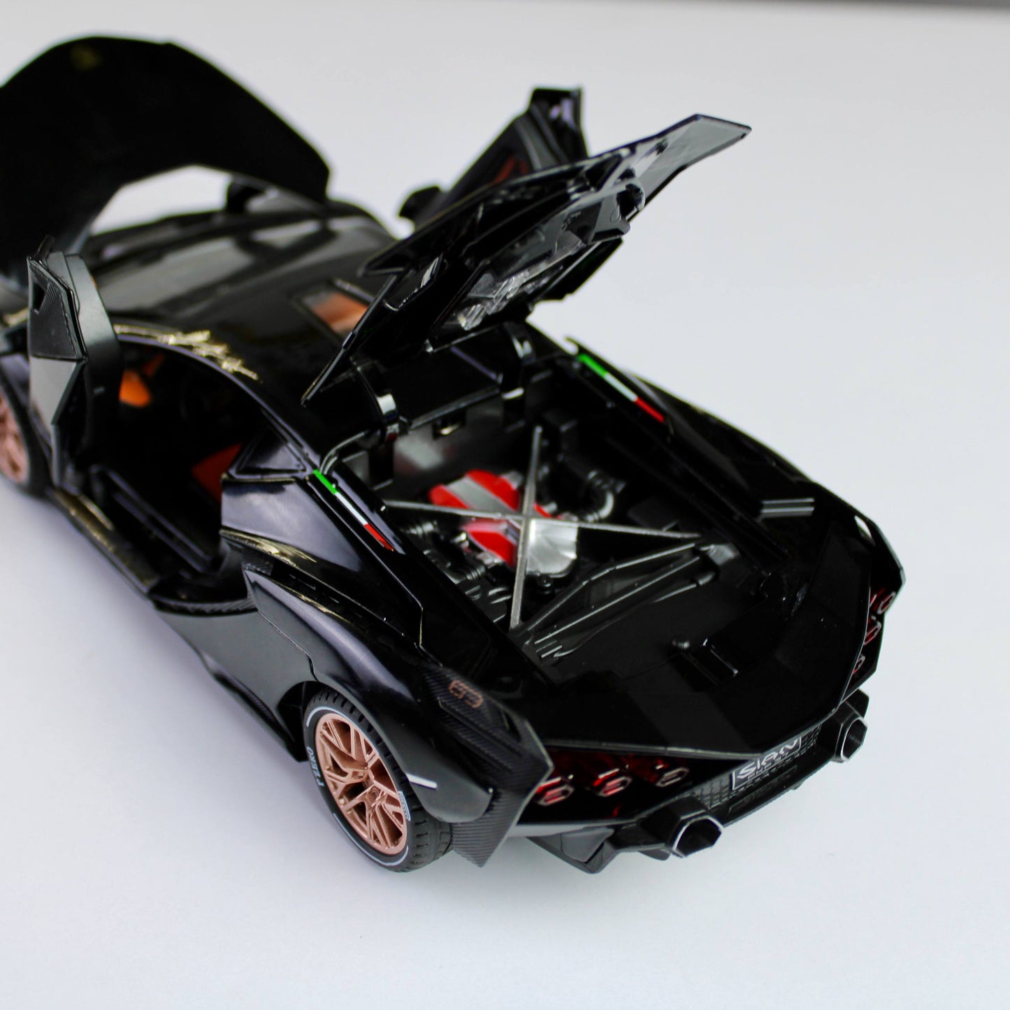 Lamborghini Sian FKP 37 Diecast Model – Luxury Supercar Replica (1:24)