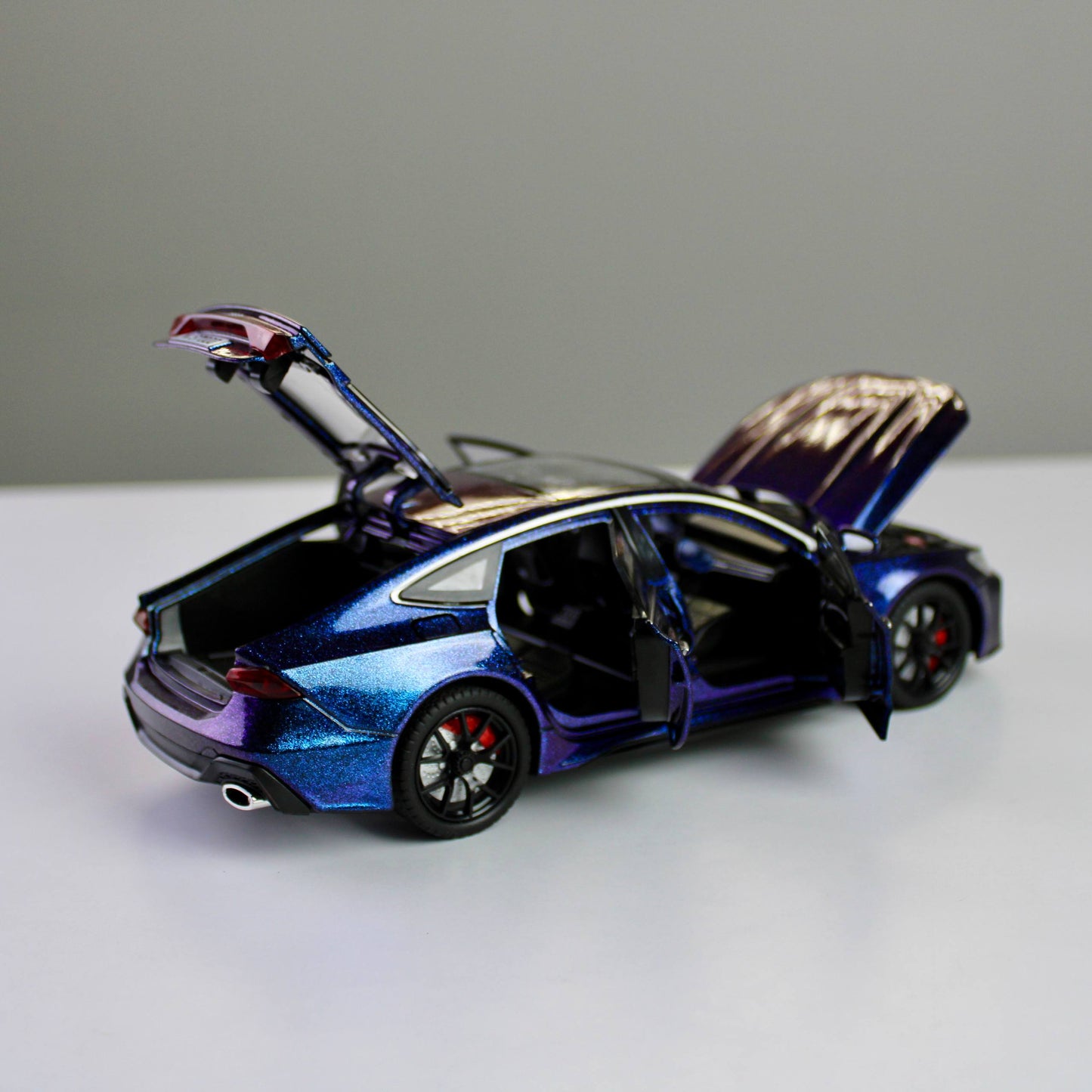 Audi RS7 Sportback C8 1:24 Diecast – Light, Sound