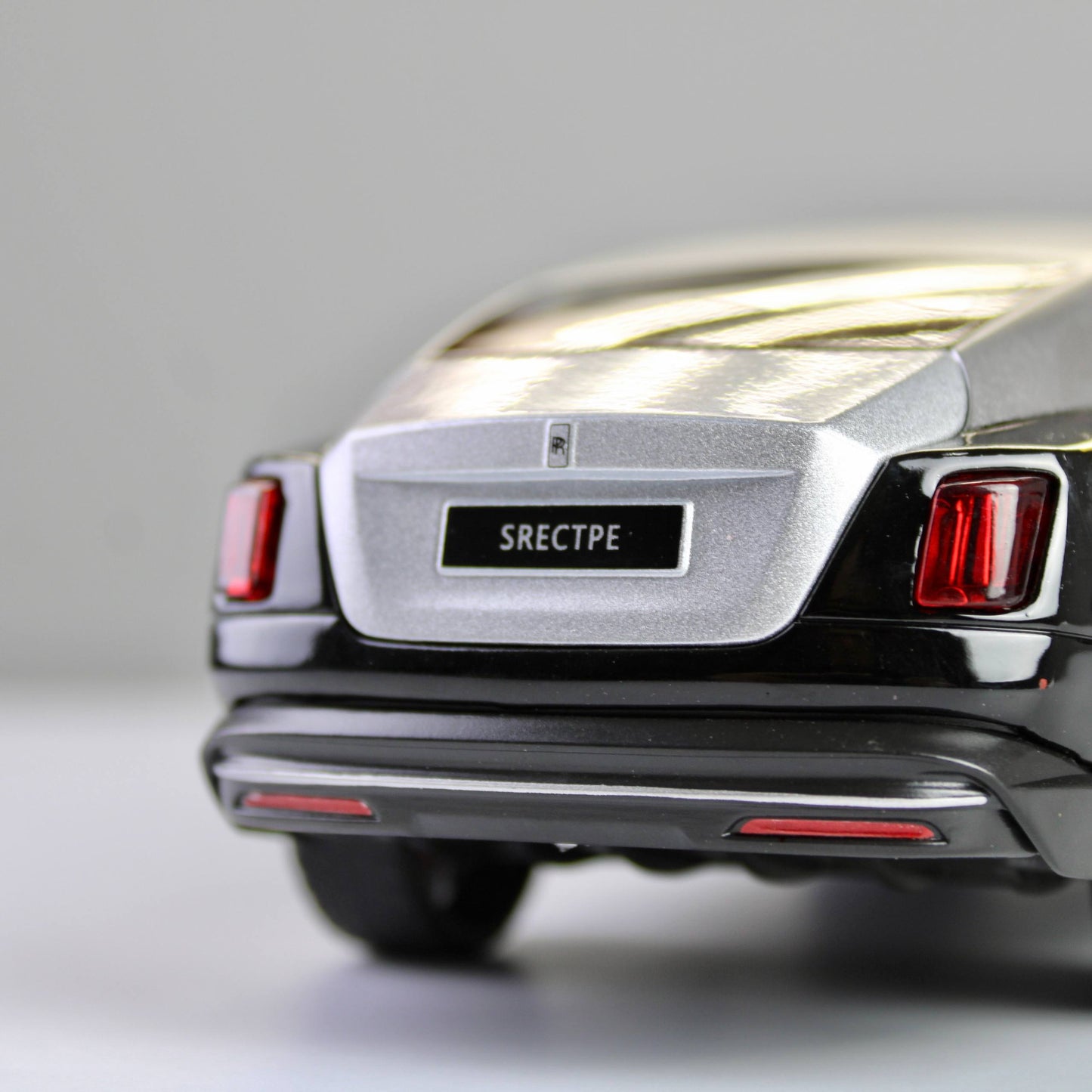 Rolls-Royce Spectre 1:24 Diecast – Light, Sound