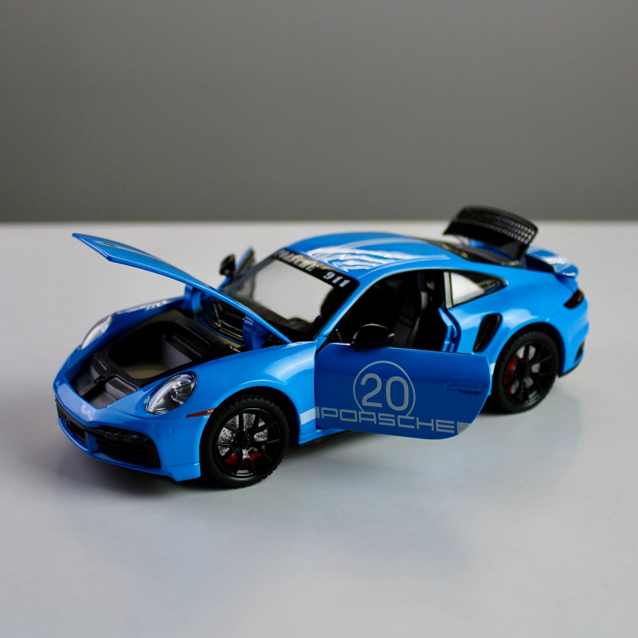 Porsche 911 Turbo 1:24 Die-Cast Model Car
