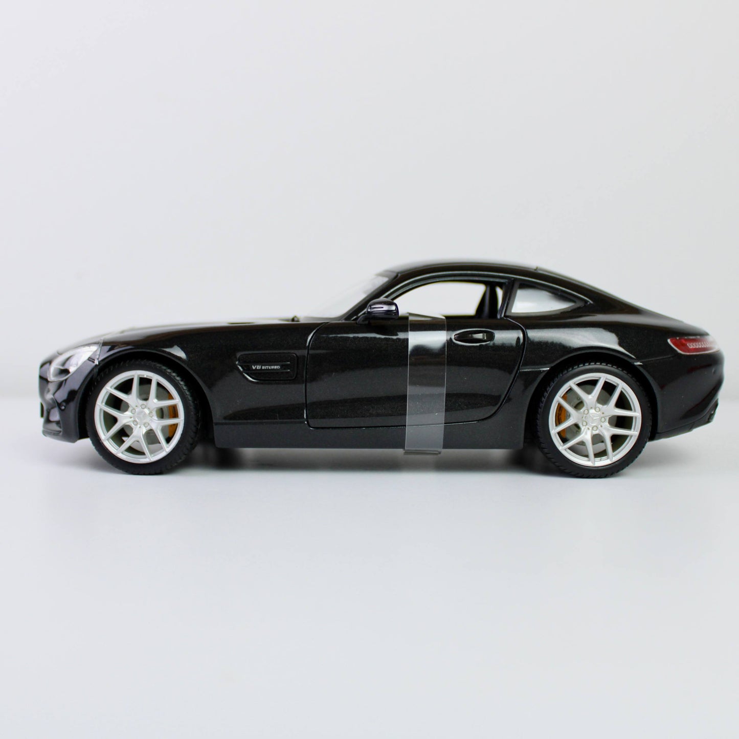 مايستو مرسيدس-AMG GT 1:18 سيارة موديل مصبوبة – الإصدار الأسود