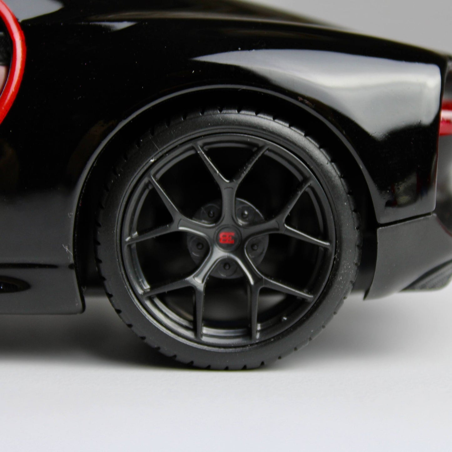 Maisto Bugatti Chiron Sport 1:24 Die-Cast Model Car