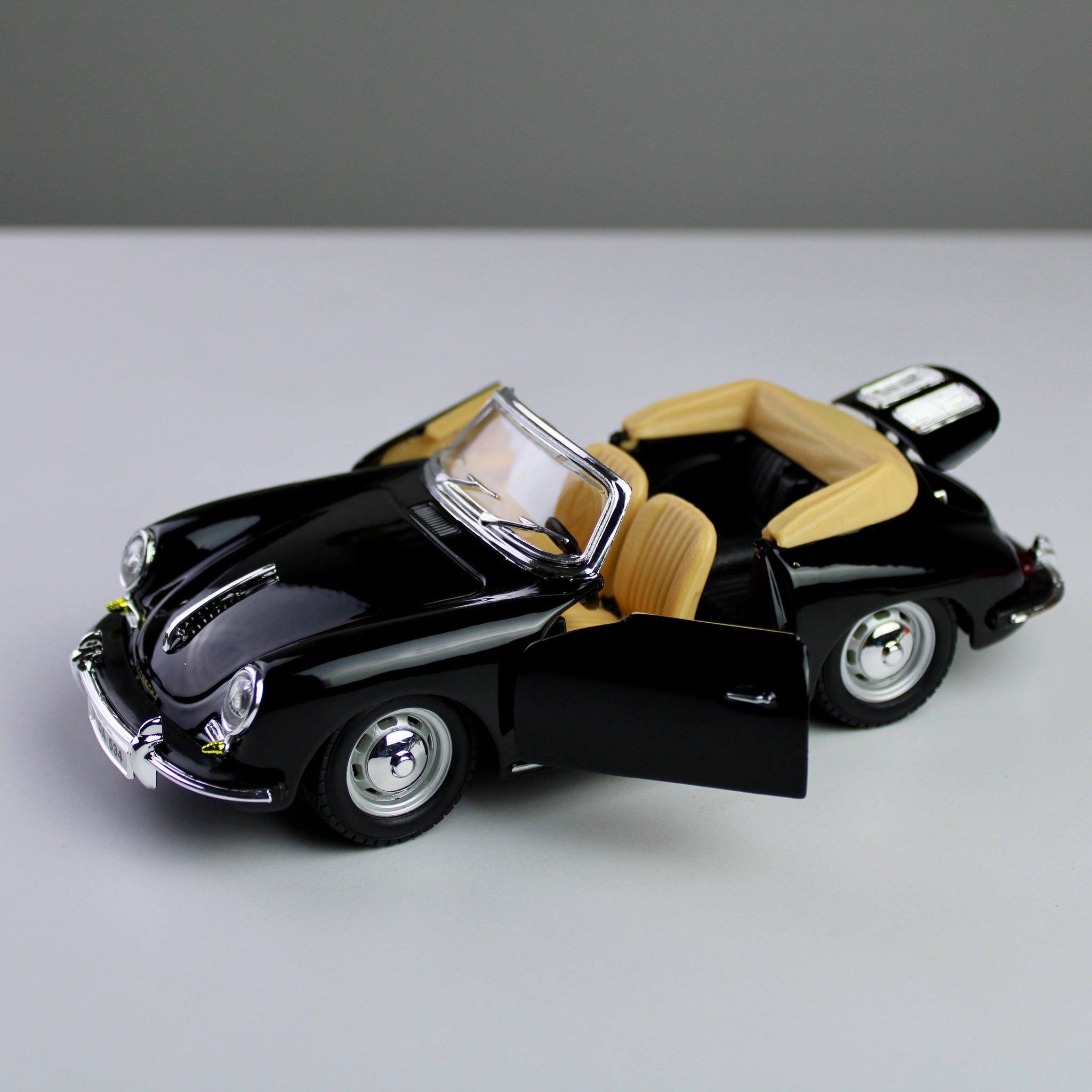 Bburago Porsche 356B Cabriolet 1961 1:24 Die-Cast