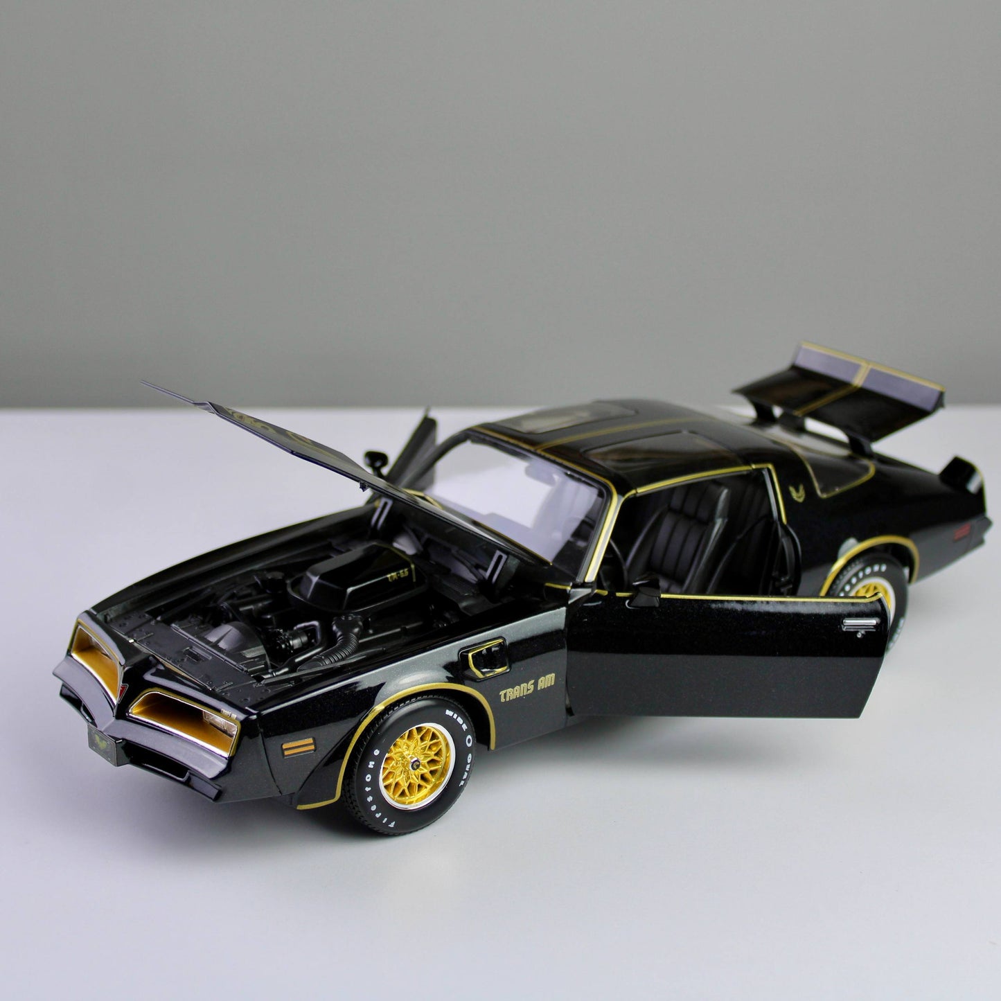 Maisto Pontiac Firebird Trans Am 1978 1:18 Die-Cast Model