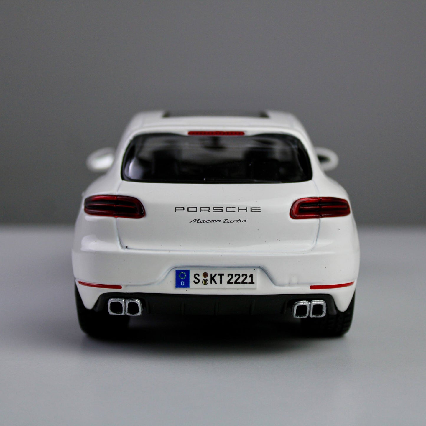 Bburago Porsche Macan 1:24 Die-Cast Model SUV – Star Collezione