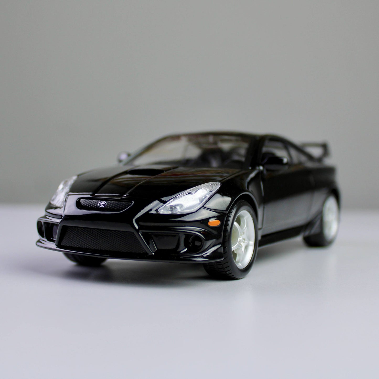 Maisto Toyota Celica GT-S 2004 1:24 Die-Cast Model Car