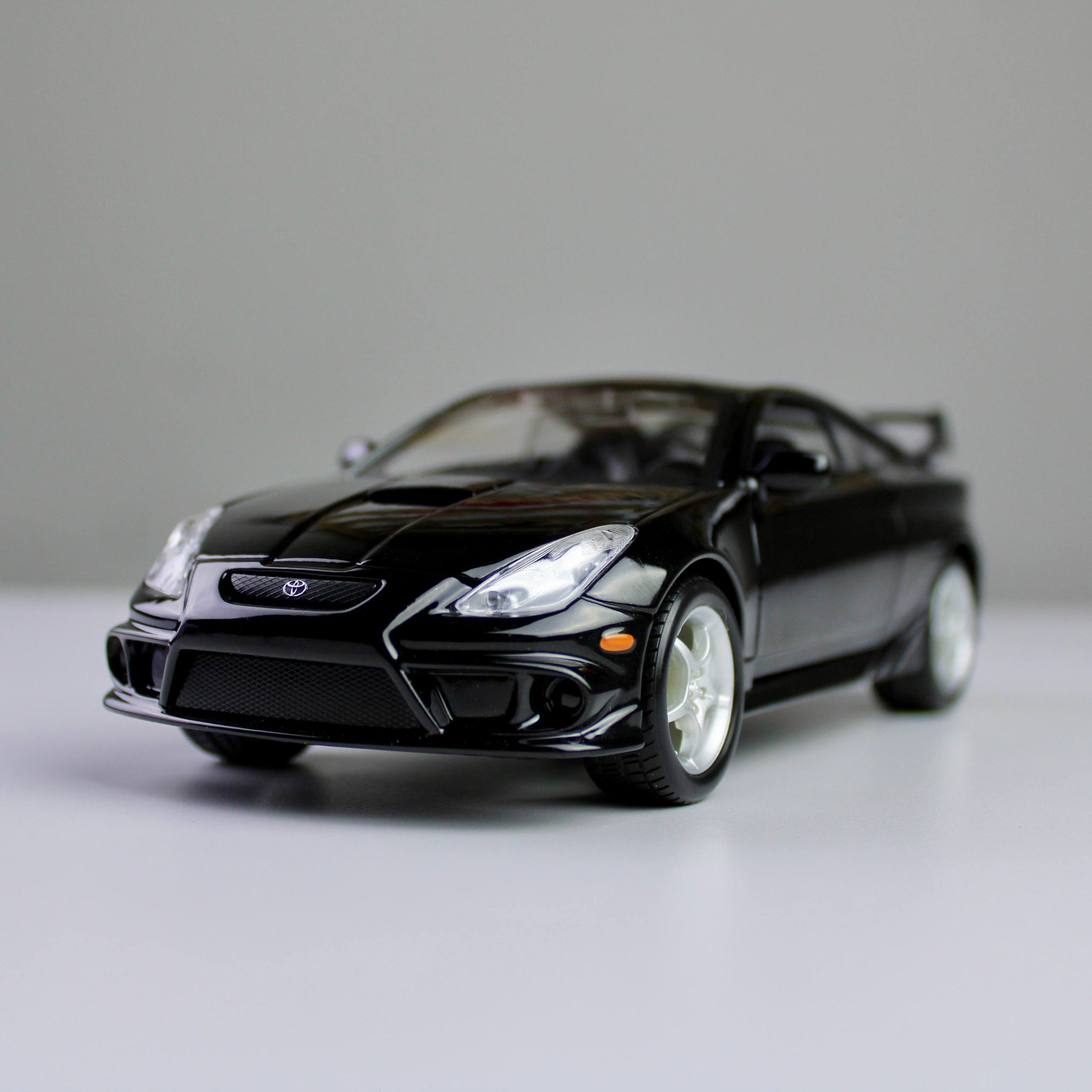 Maisto Toyota Celica GT-S 2004 1:24 Die-Cast Model Car