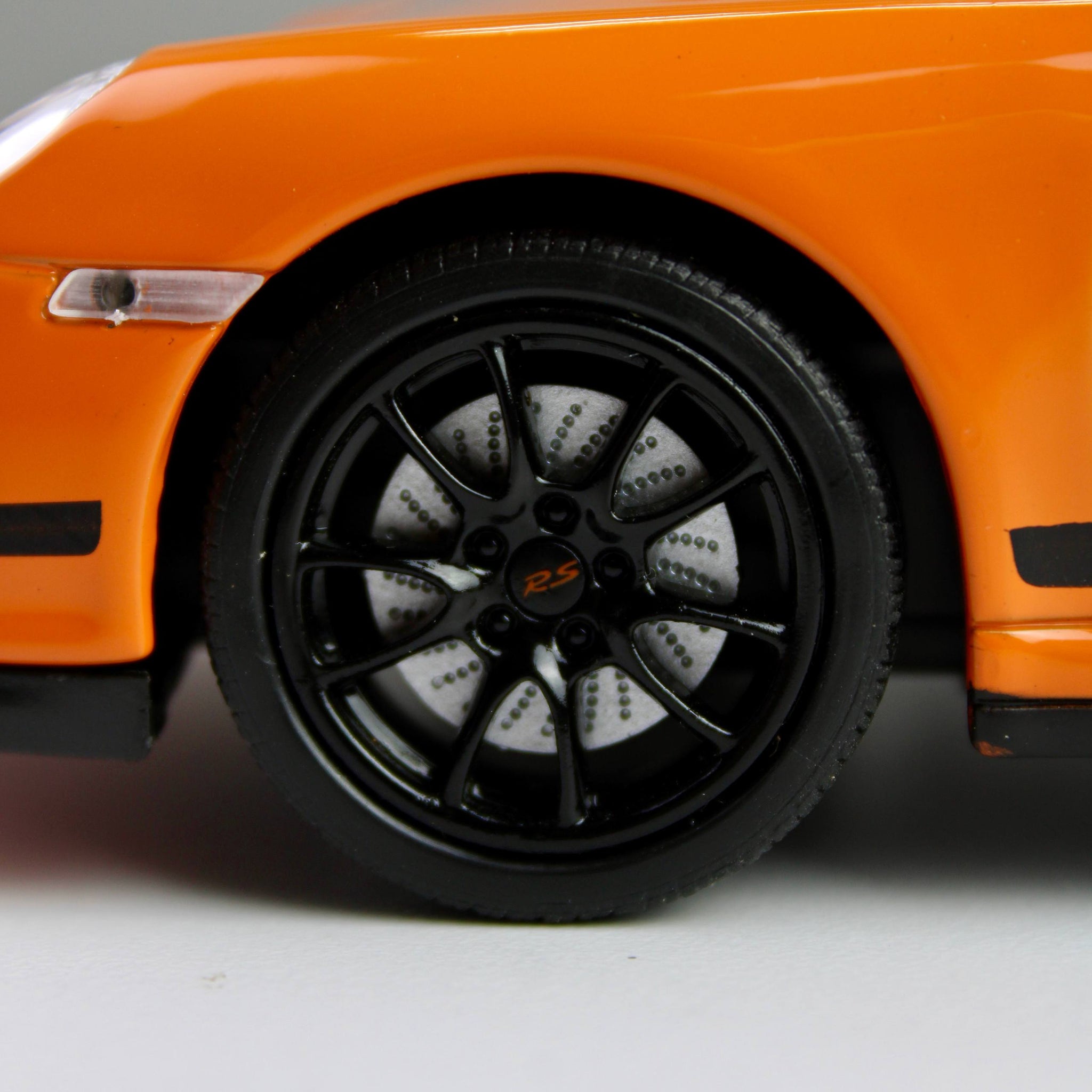 سيارة ويلي بورش 911 جي تي 3 آر إس طراز 1:24 مصبوبة - سلسلة NEX إصدار Orange Track Performance
