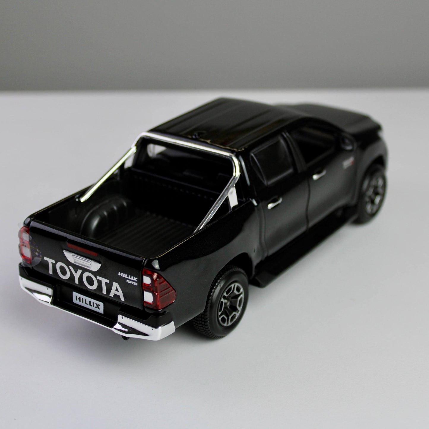 Maisto Toyota Hilux 1:27 Die-Cast Model Pickup Truck – Special Edition