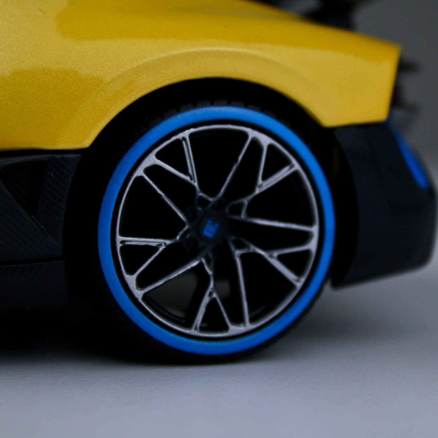 Bugatti Divo Die-Cast Model Car – Maisto (1:24 Scale)