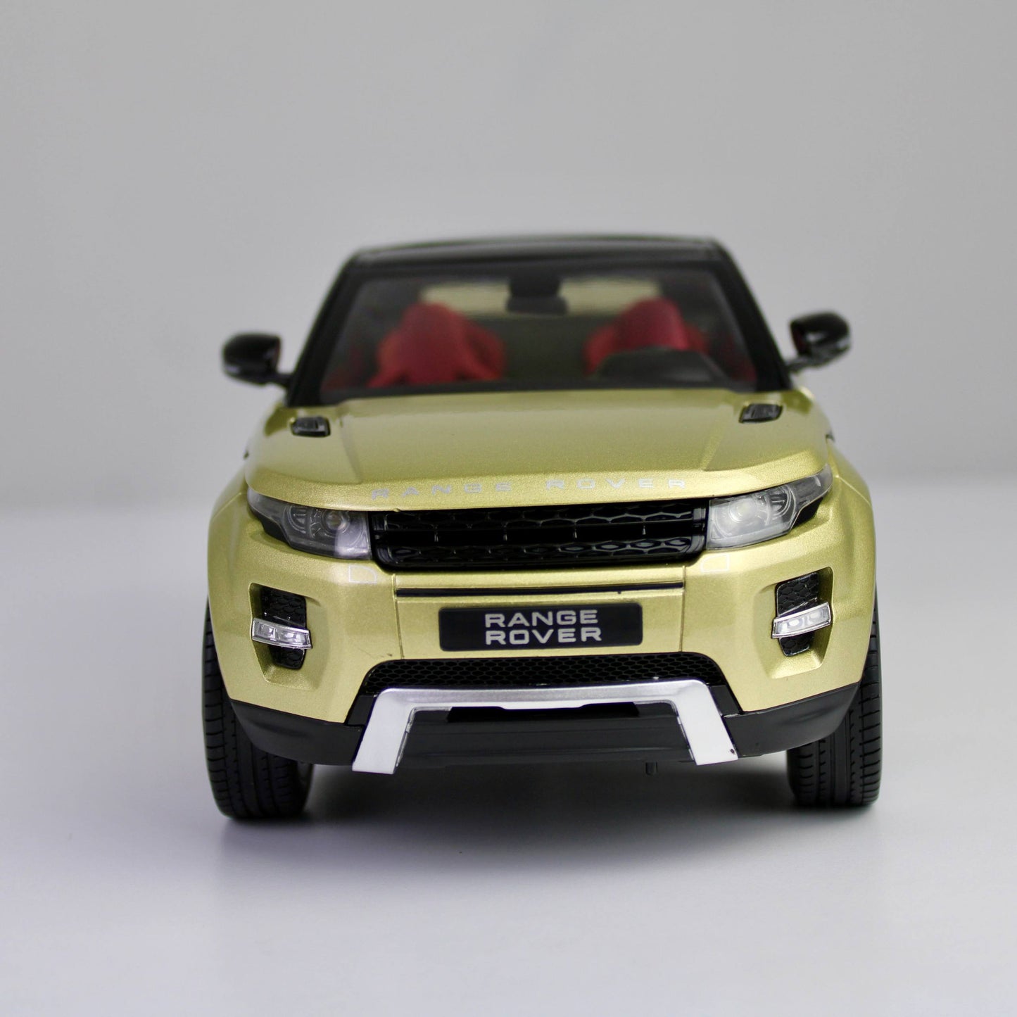 GT Autos Gold Range Rover Evoque Premium Die-Cast Model Car (1:18)